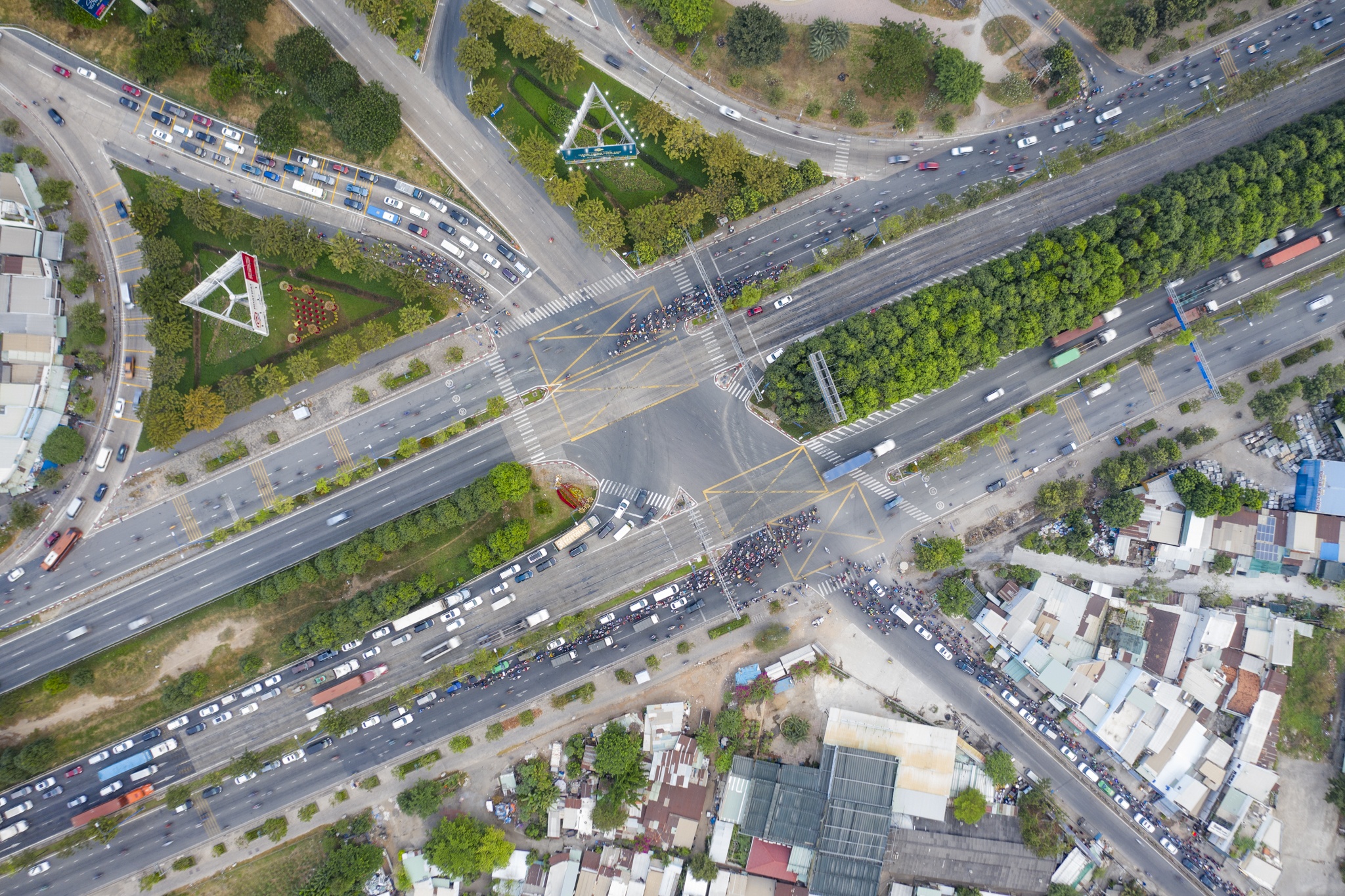 Ket xe nut An Phu anh 1