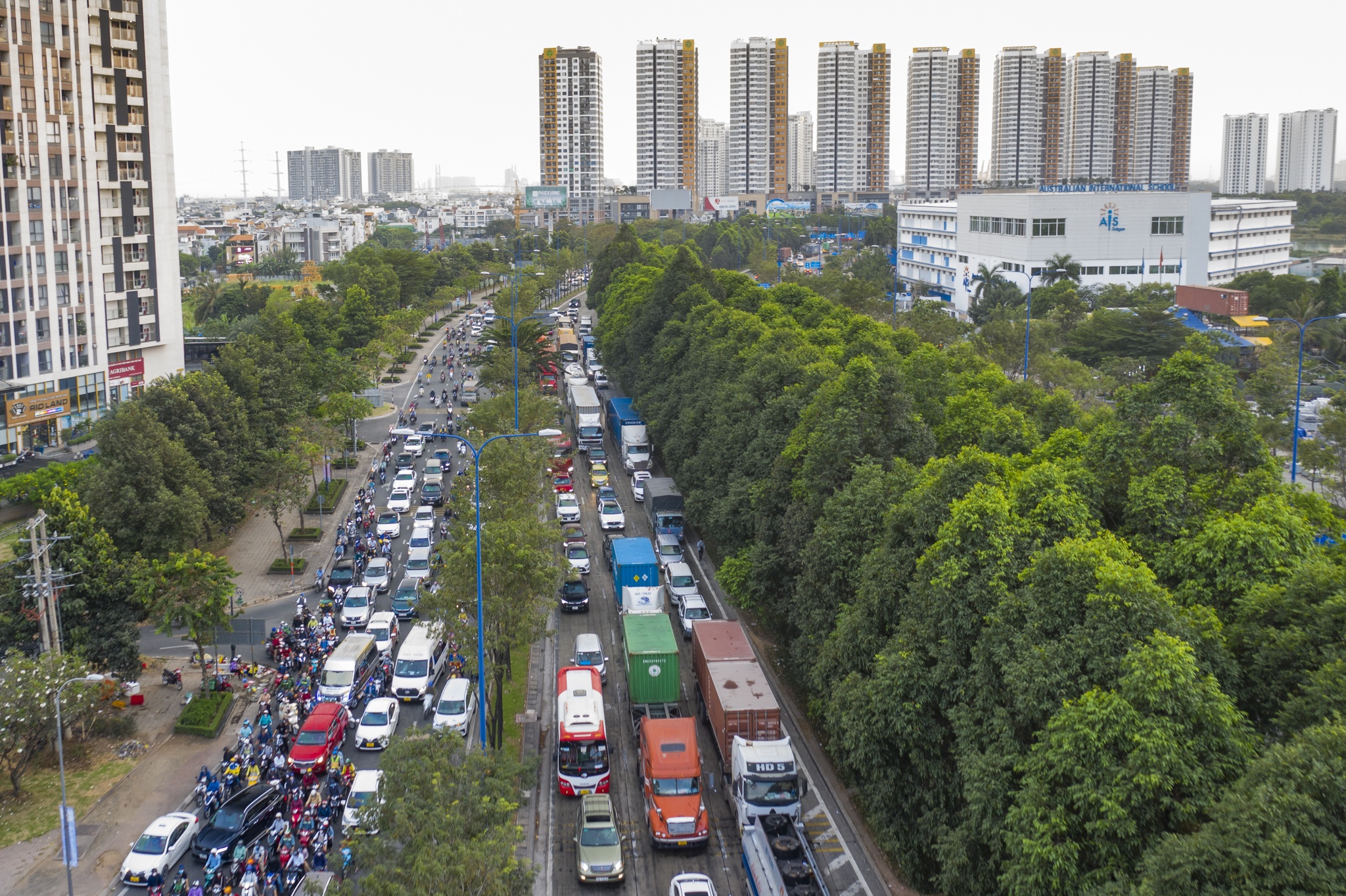 Ket xe nut An Phu anh 4