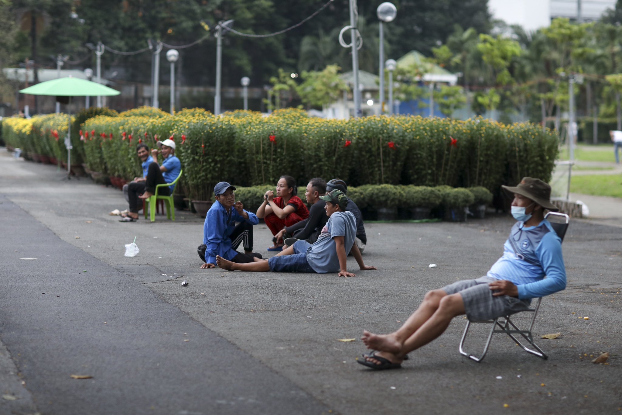 Cho hoa Tet tai TP.HCM diu hiu vi khong nhap duoc hang hinh anh