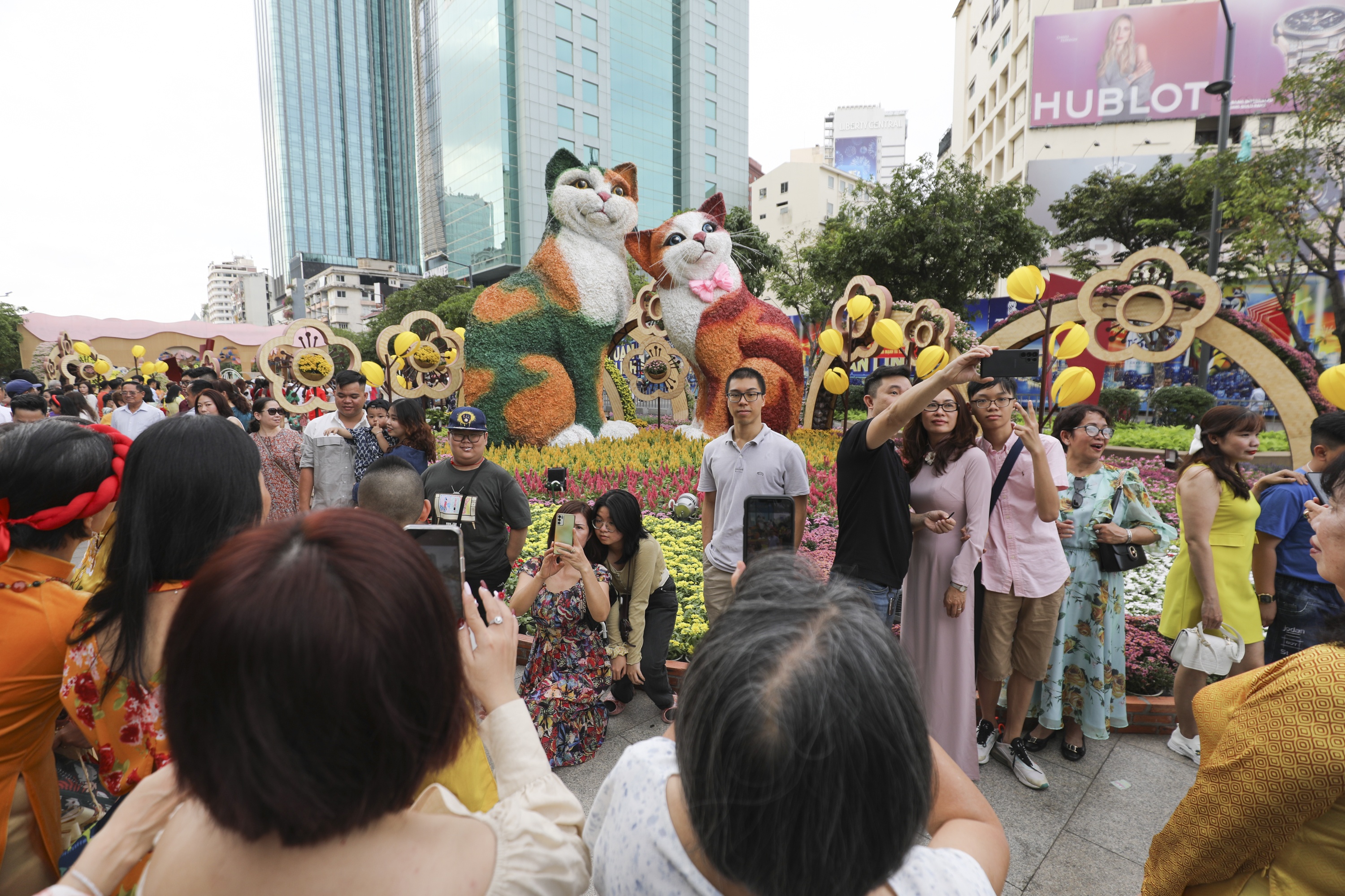 Duong hoa Nguyen Hue anh 2