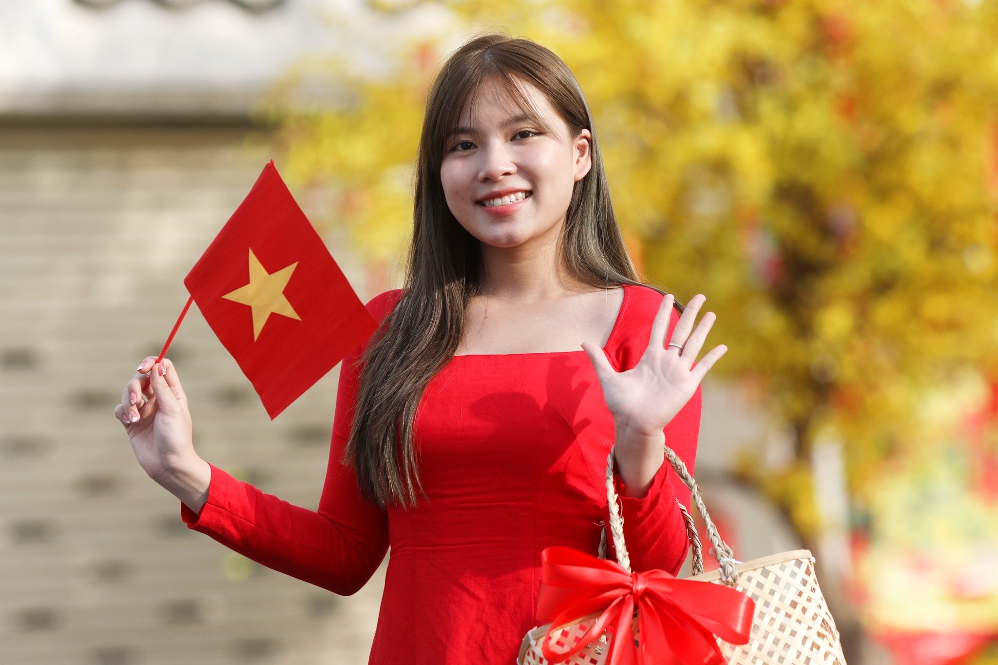 Khu Dong Khoi, cho Ben Thanh vang ve sang mung 1 Tet hinh anh