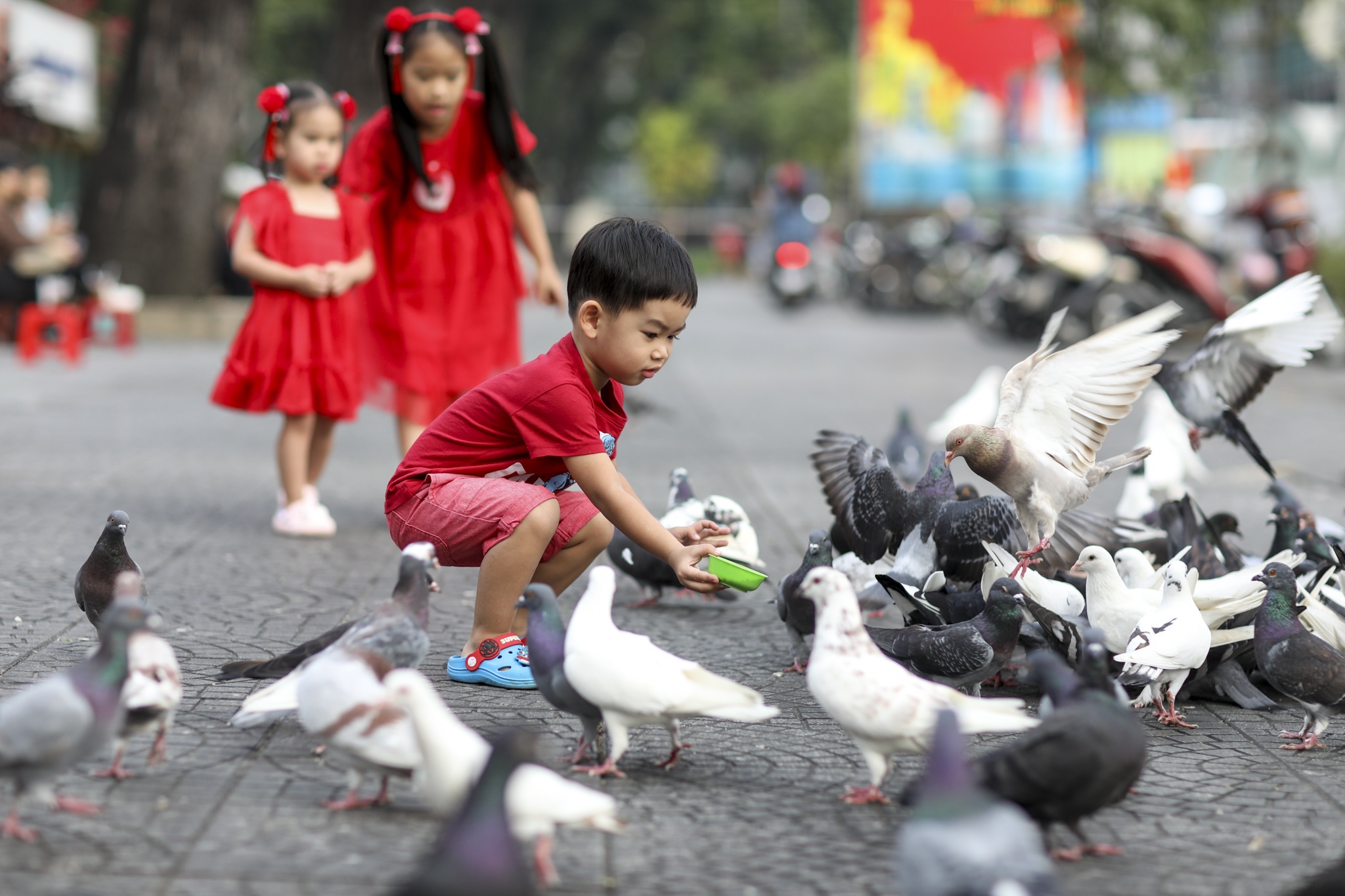 gioi tre dien ao dai anh 8