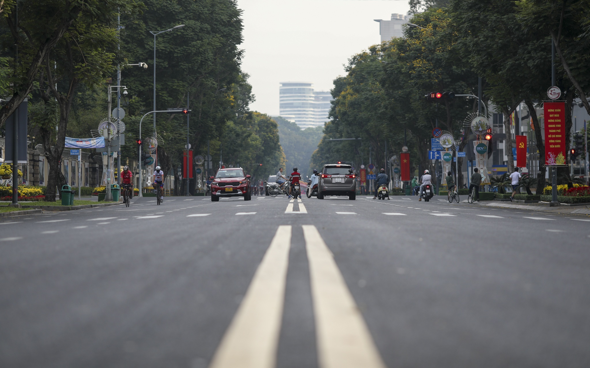 gioi tre dien ao dai anh 4