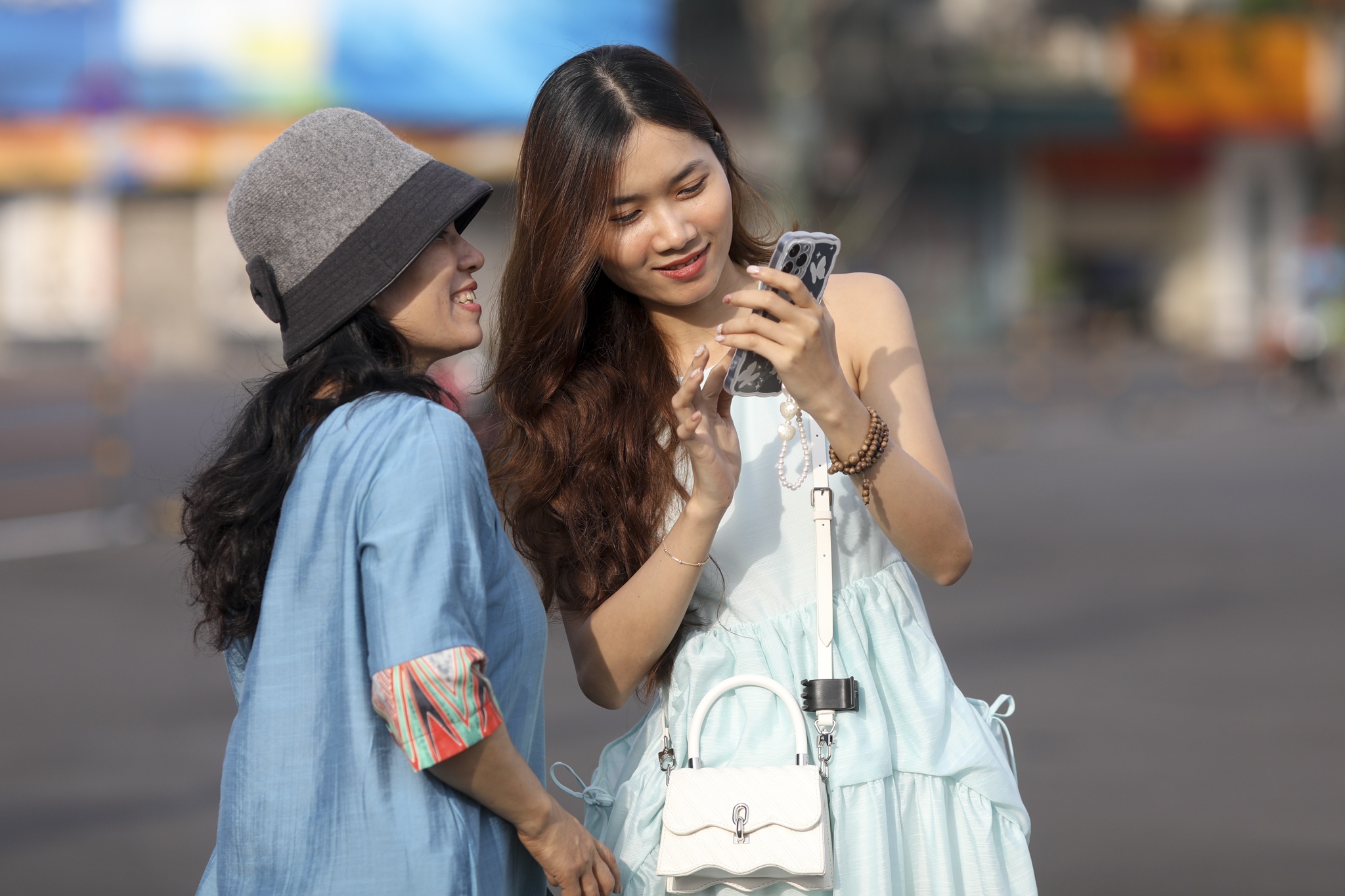 gioi tre dien ao dai anh 2