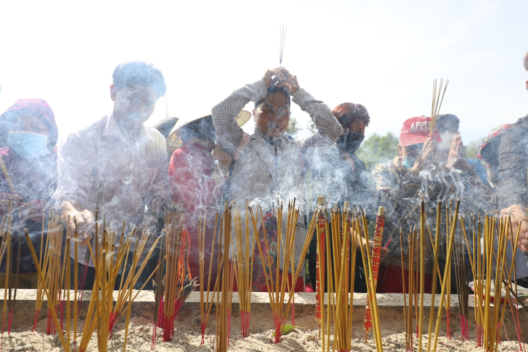 Nghin nguoi vieng chua ba anh 7
