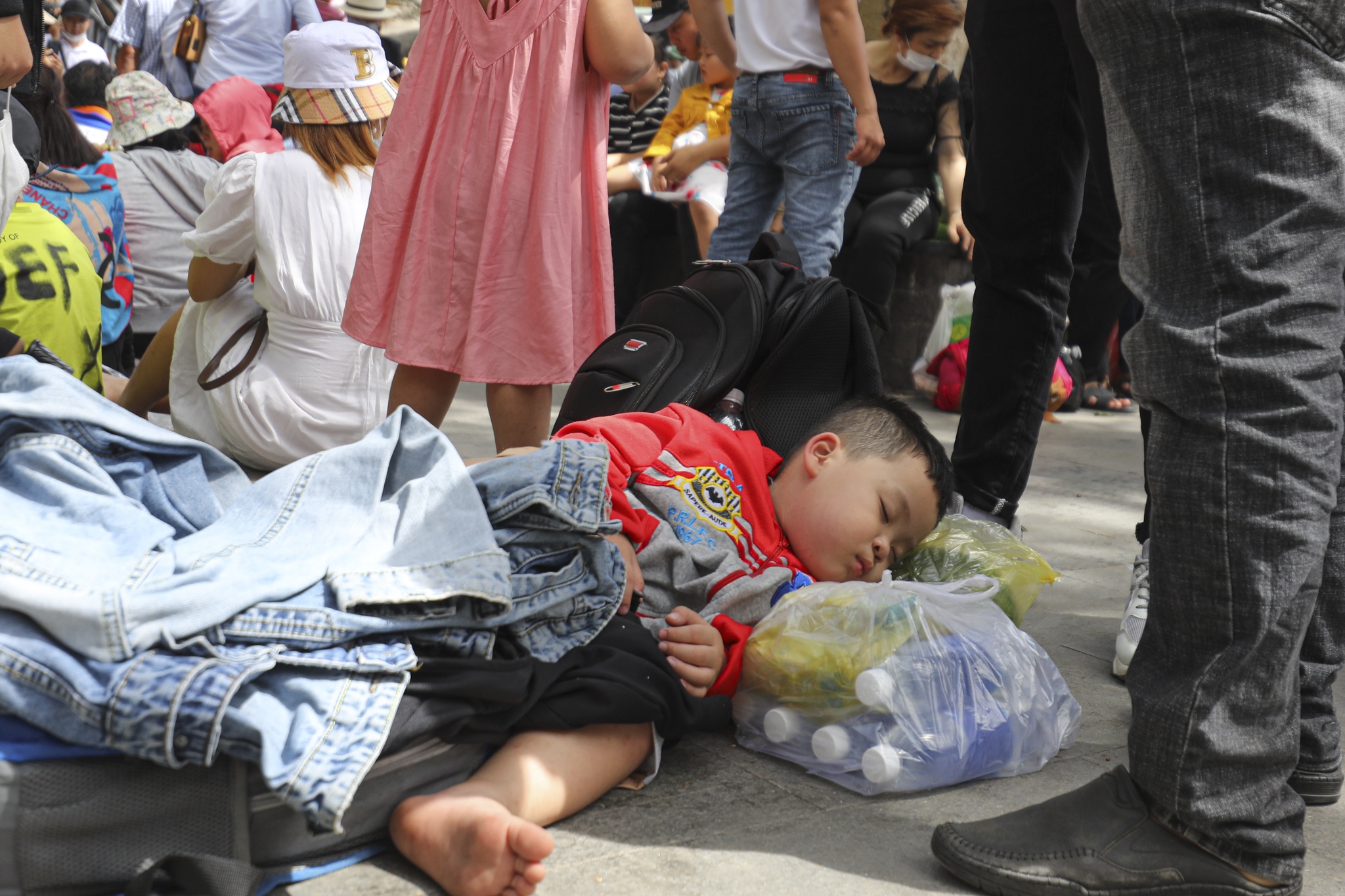 Nghin nguoi vieng chua ba anh 10