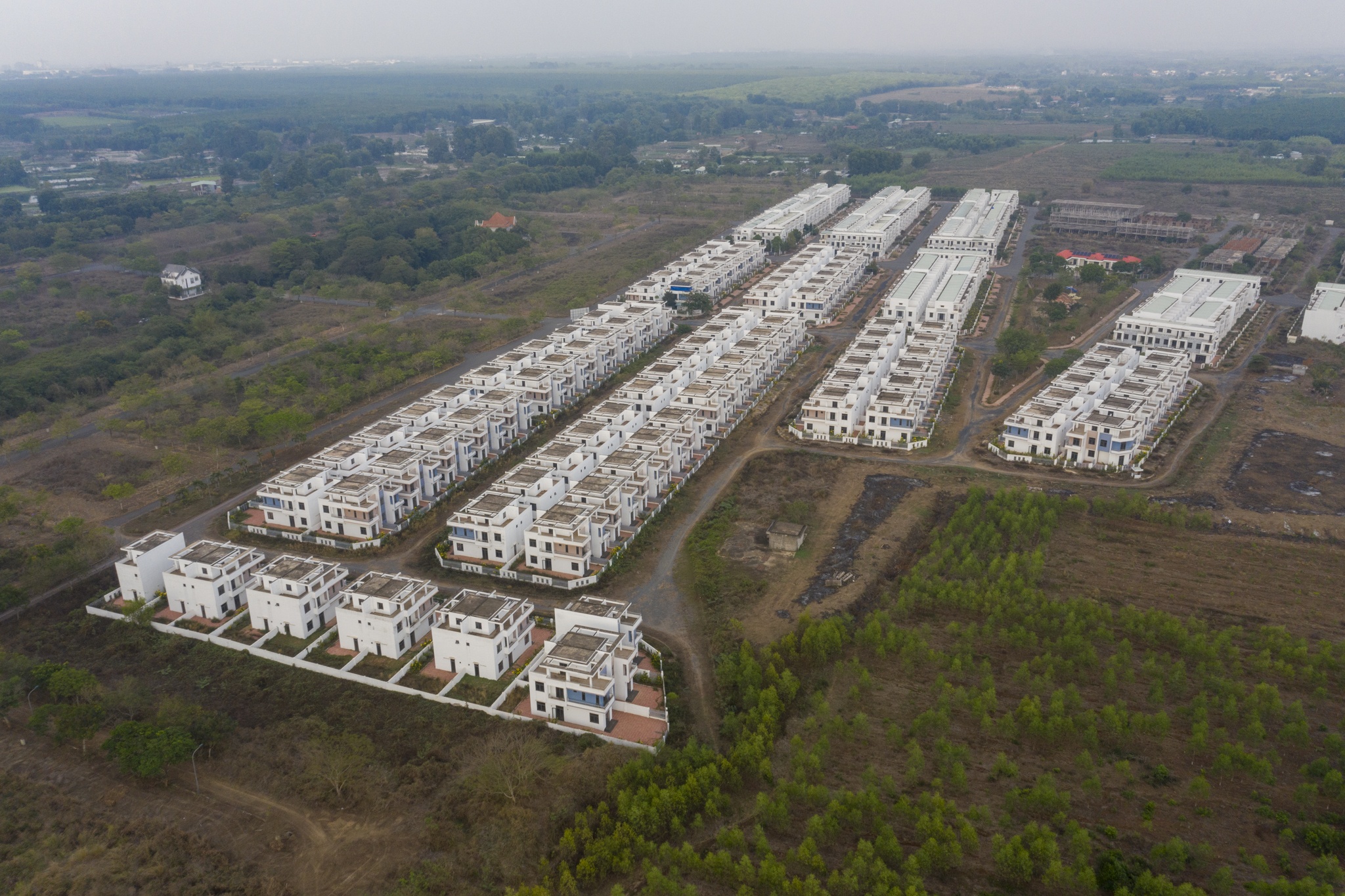 680 biet thu trai phep anh 2