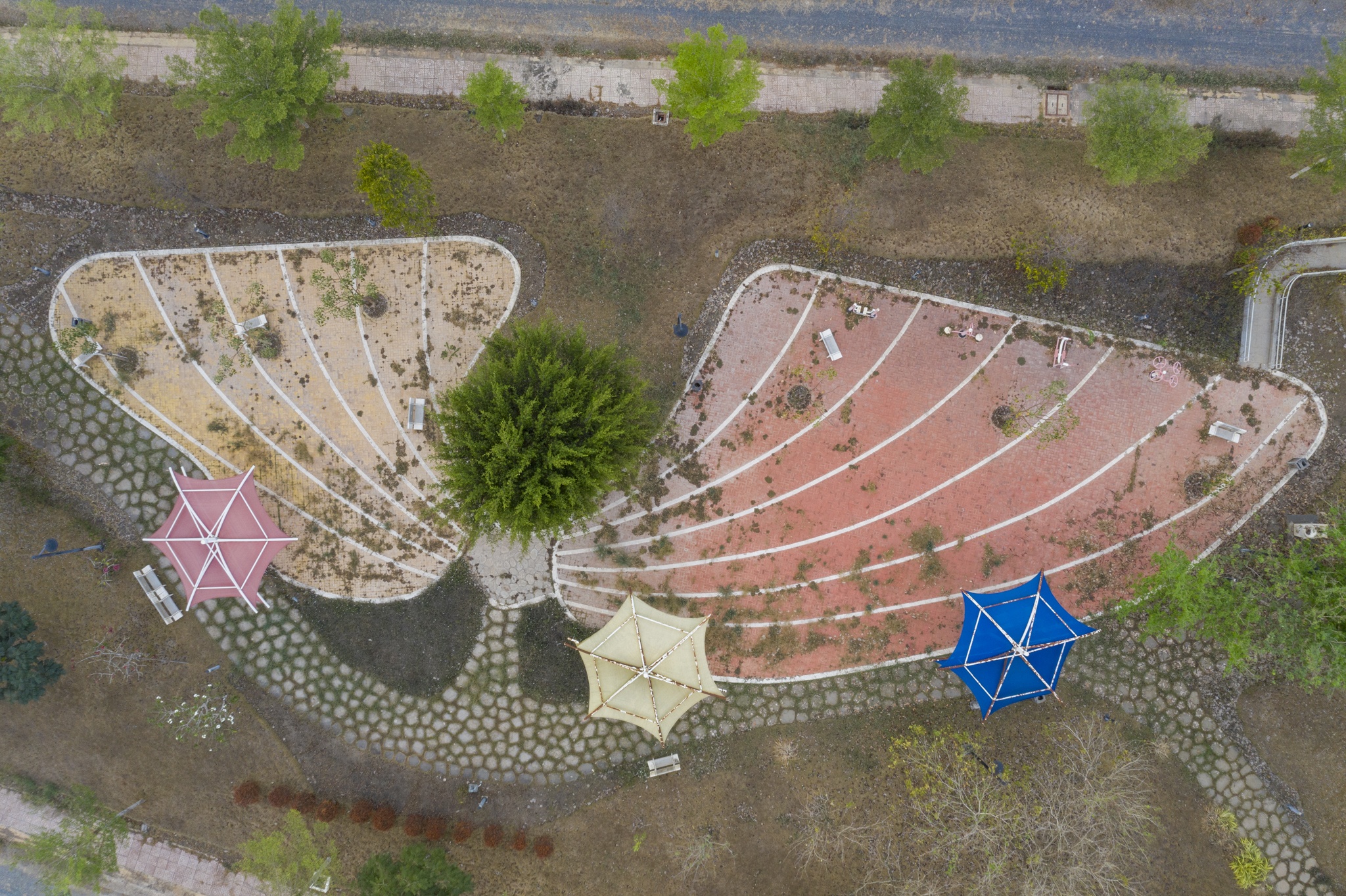 680 biet thu trai phep anh 8