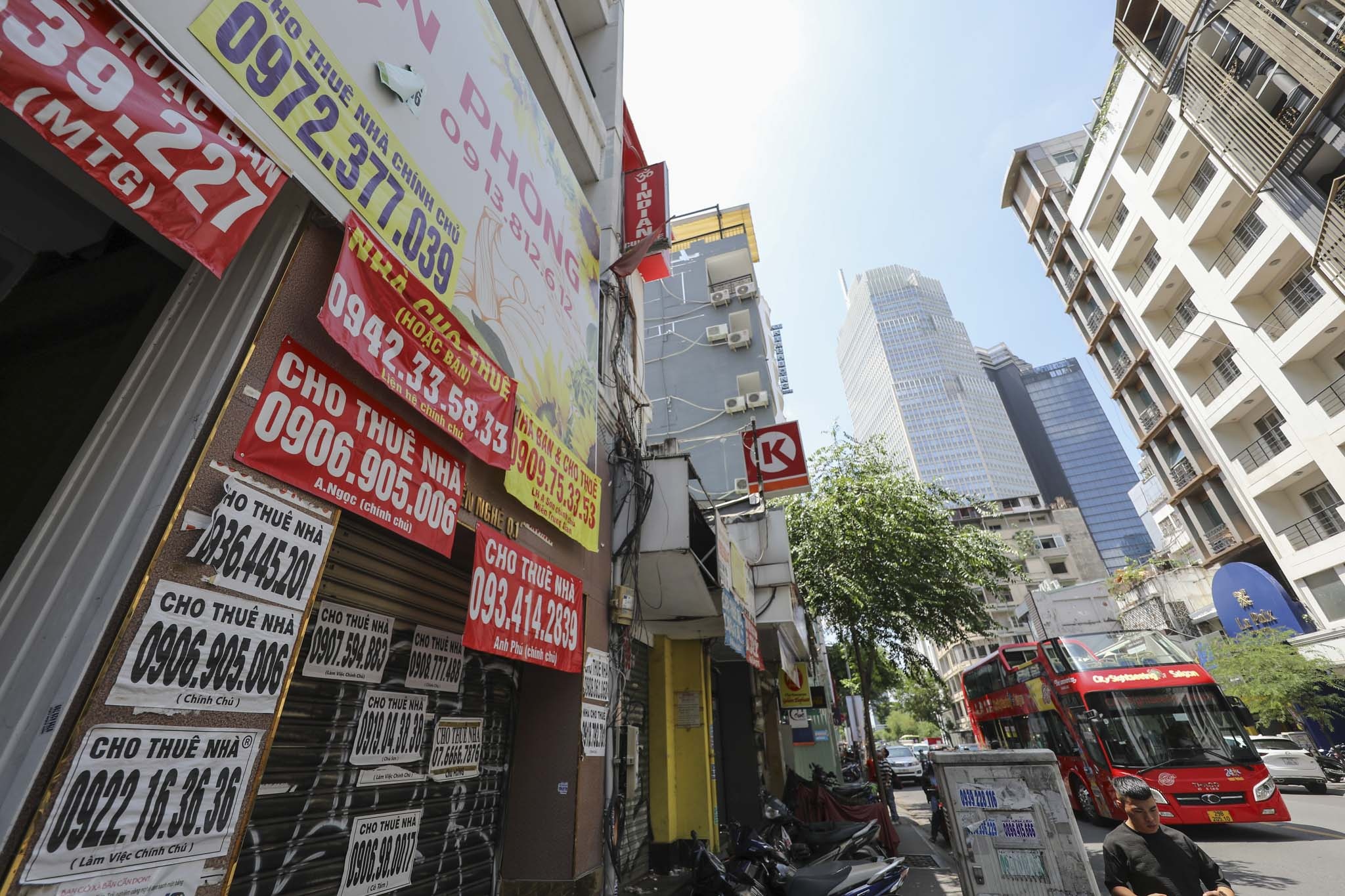 Mat bang vang khach thue anh 13