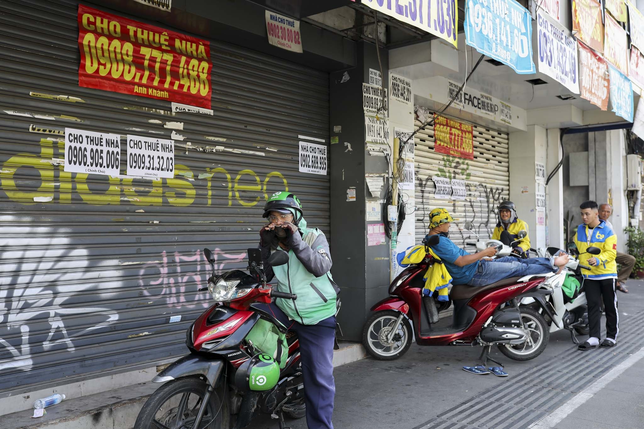 Mat bang vang khach thue anh 10