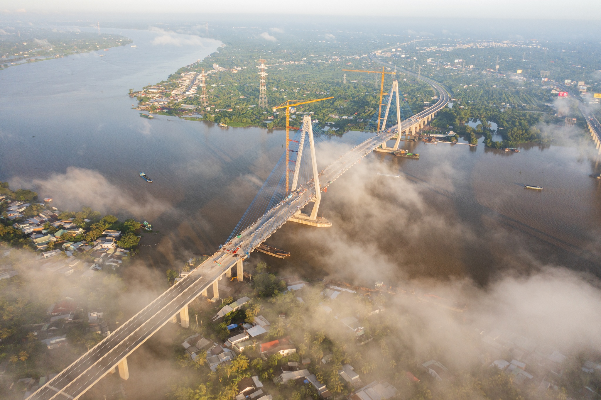 Toan canh cao toc My Thuan - Can Tho chuan bi thong xe hinh anh