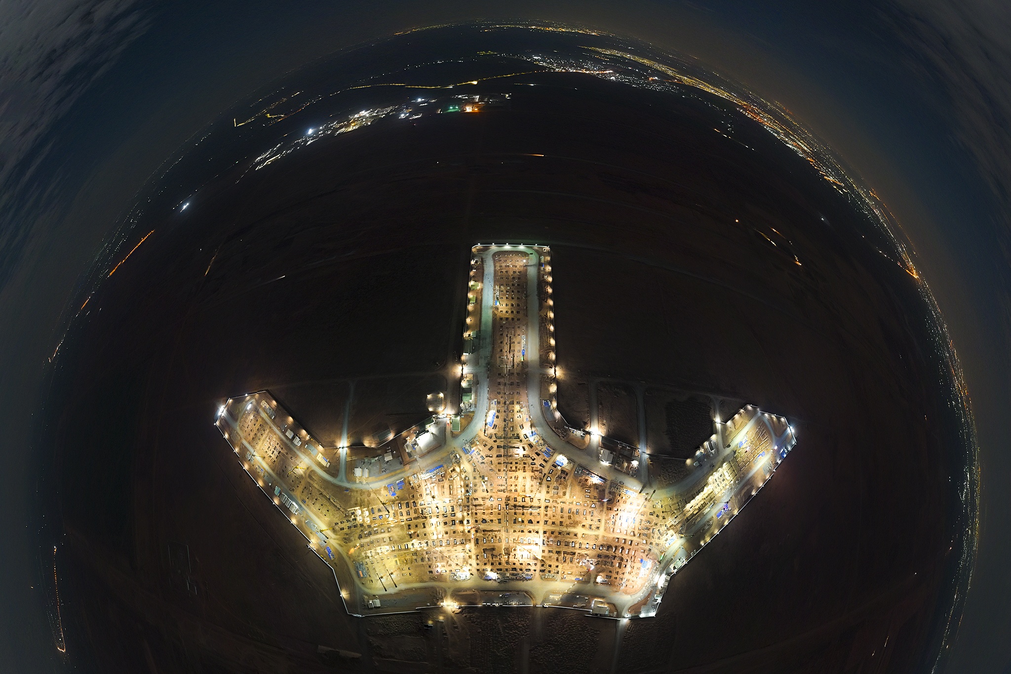 Canh thi cong xuyen dem o san bay quoc te Long Thanh hinh anh