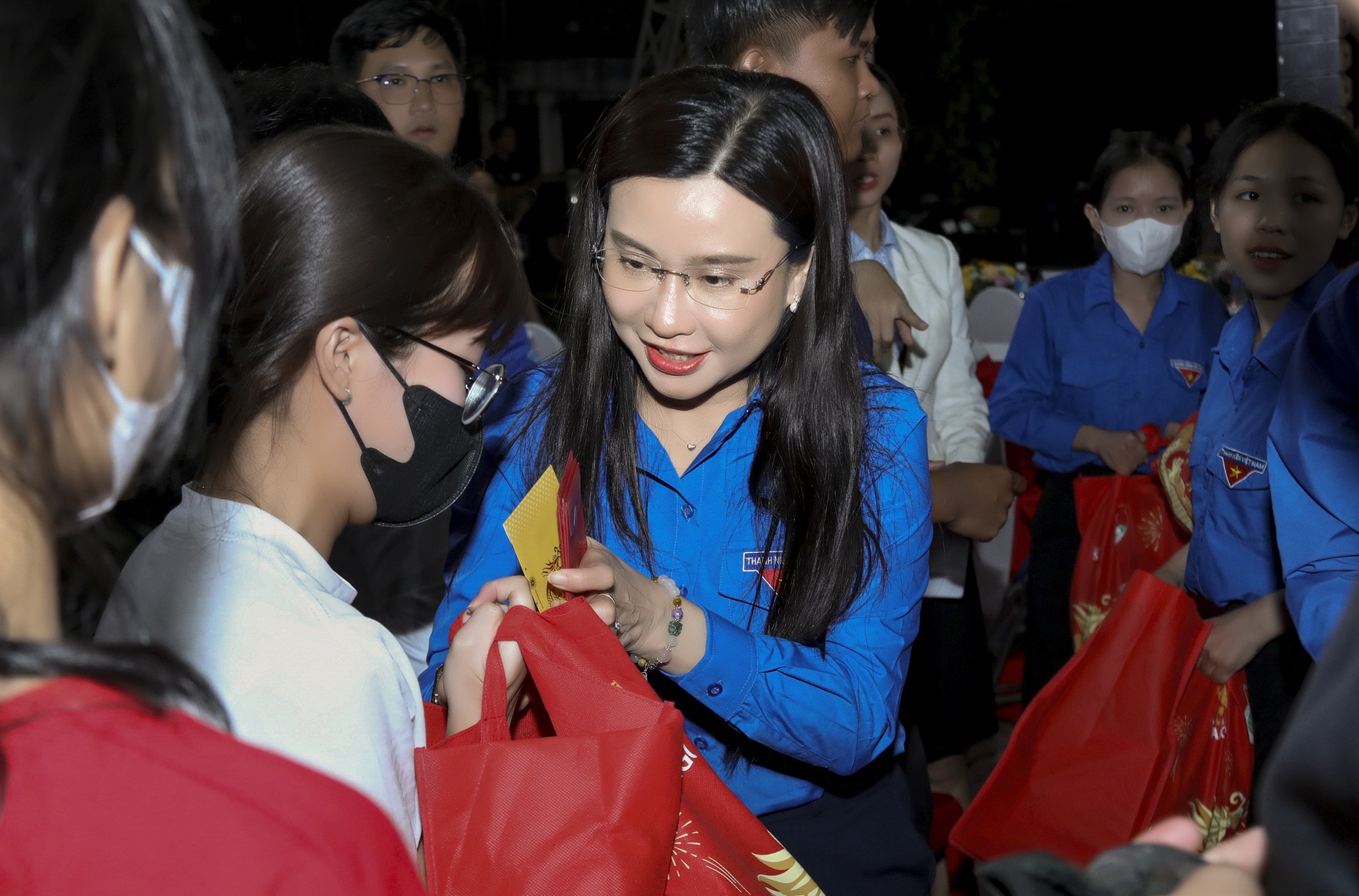 trao qua tet cong nhan anh 6