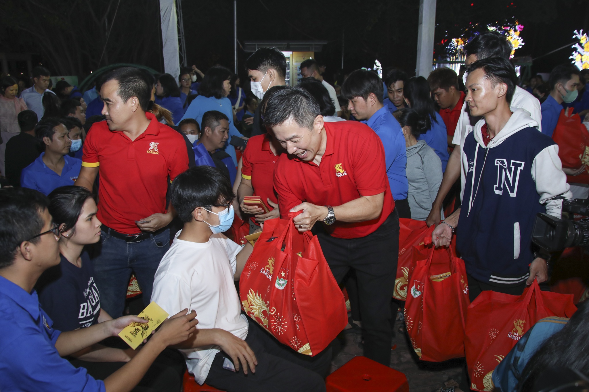 trao qua tet cong nhan anh 9