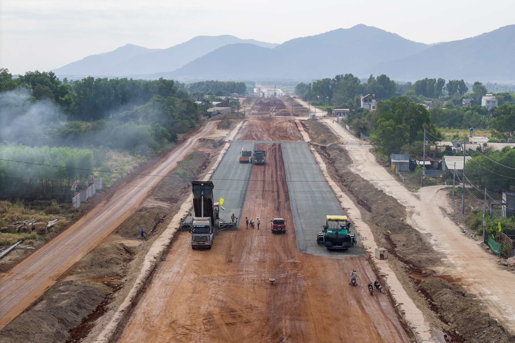 Canh doi lap o cao toc Bien Hoa - Vung Tau hinh anh