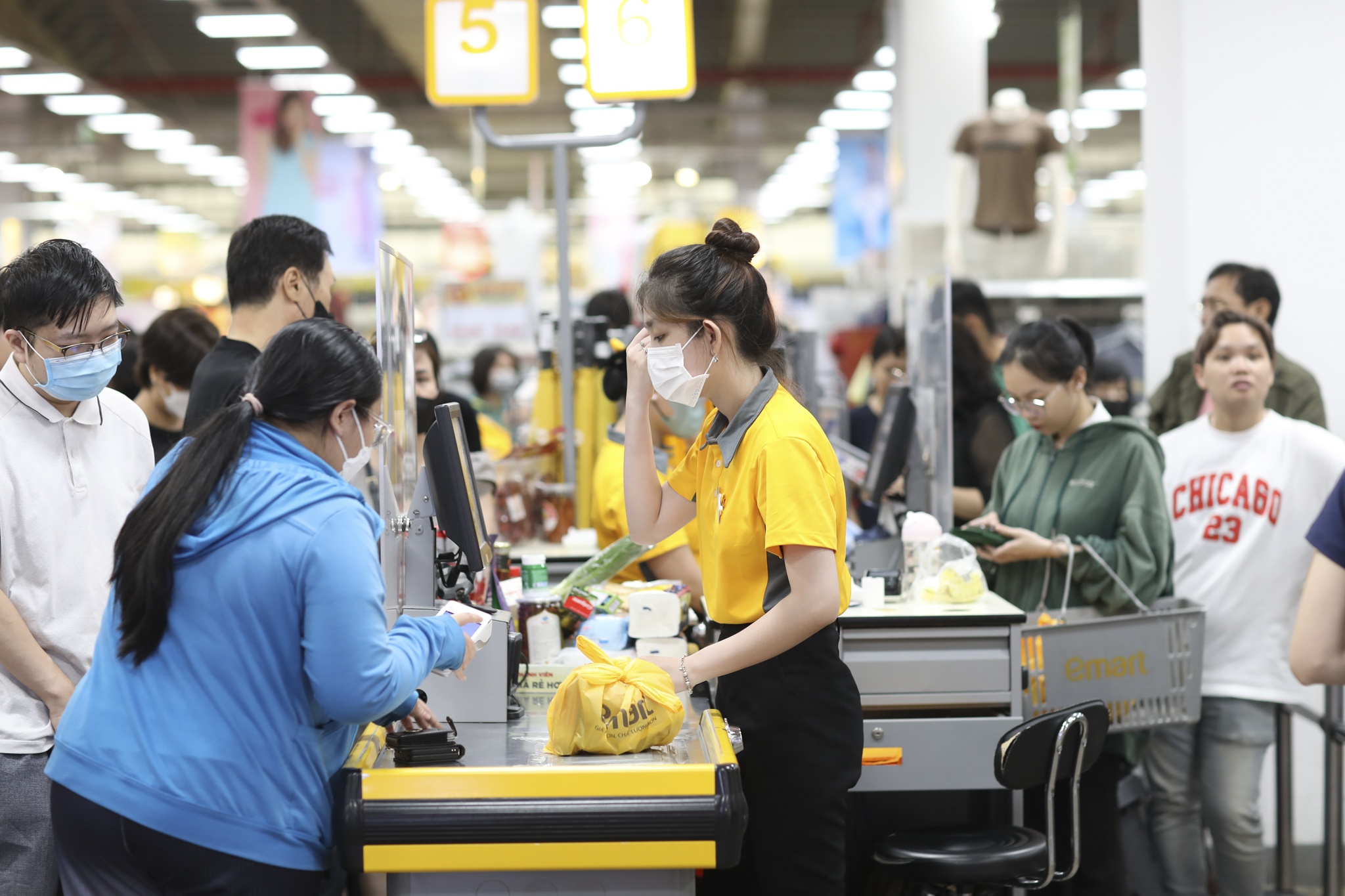 sieu thi dong duc anh 9