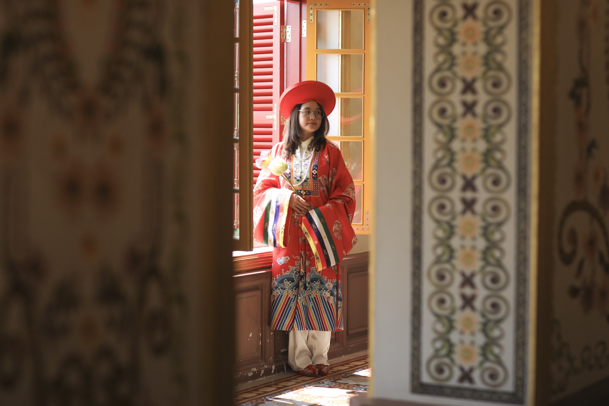 Mac co phuc, chup hang tram buc anh tai dien Kien Trung hinh anh