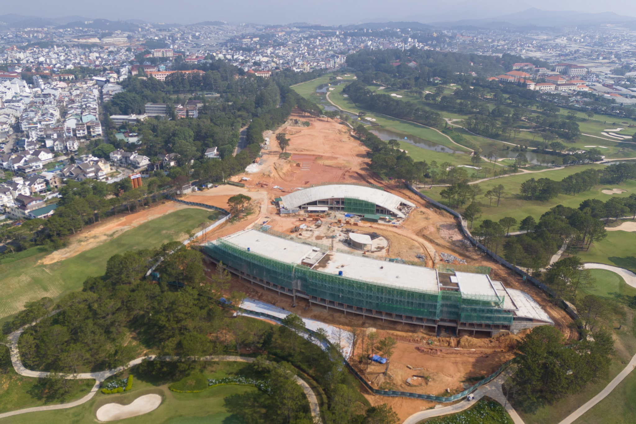 Da Lat yeu cau thao do cong trinh sai phep trong san golf Doi Cu hinh anh