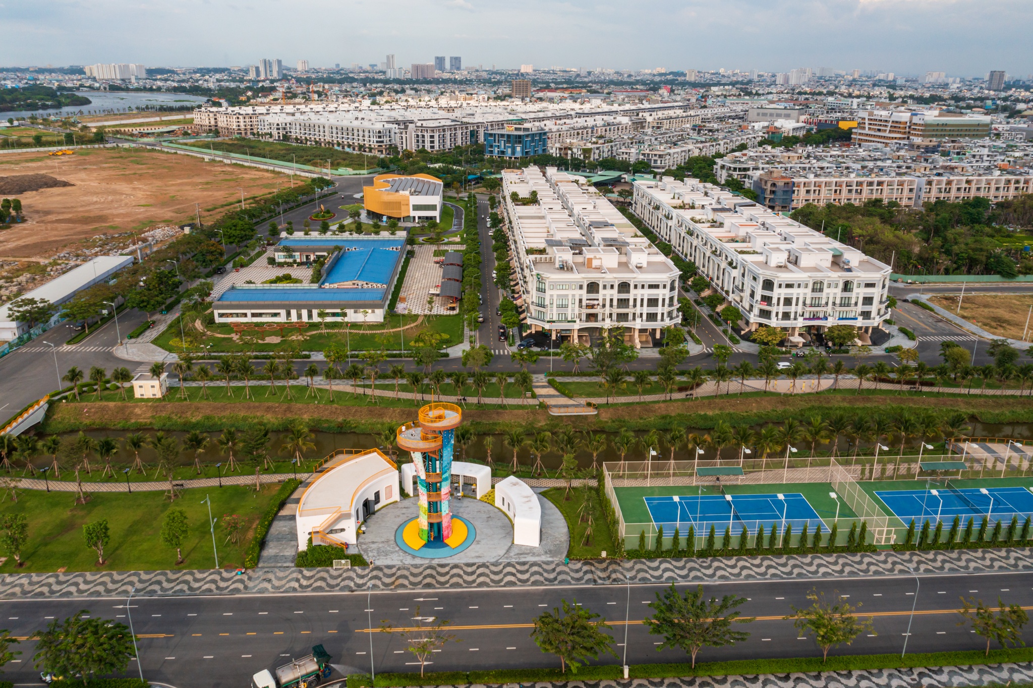 De xuat cong bo ngay 112 du an duoc mien cap phep xay dung o TP.HCM hinh anh