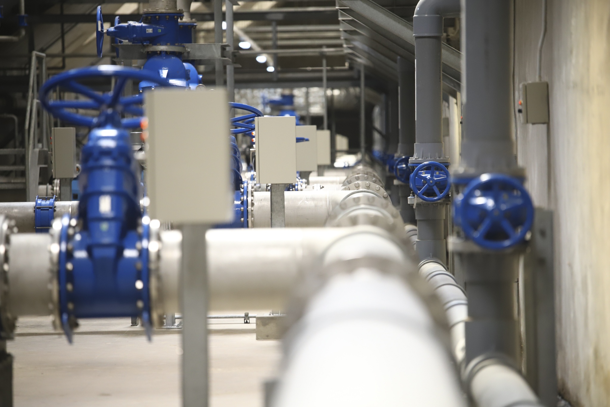 nha may xu ly nuoc anh 10