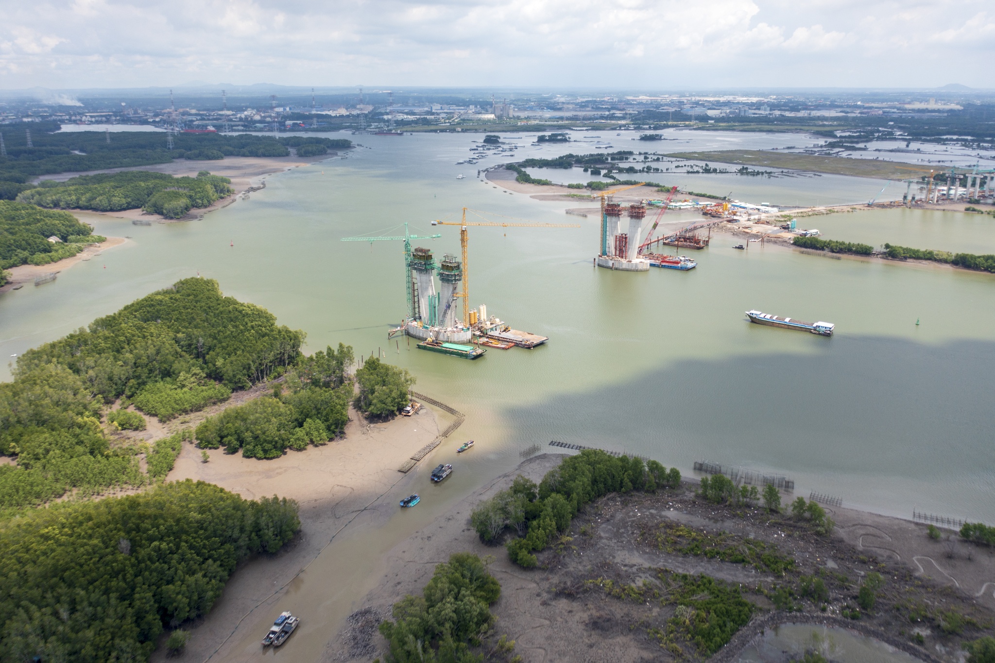 cang lon nhat dong nai anh 10