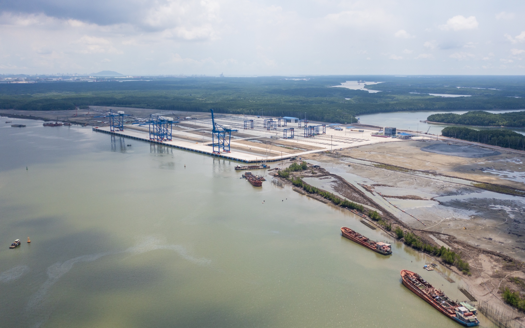 cang lon nhat dong nai anh 1