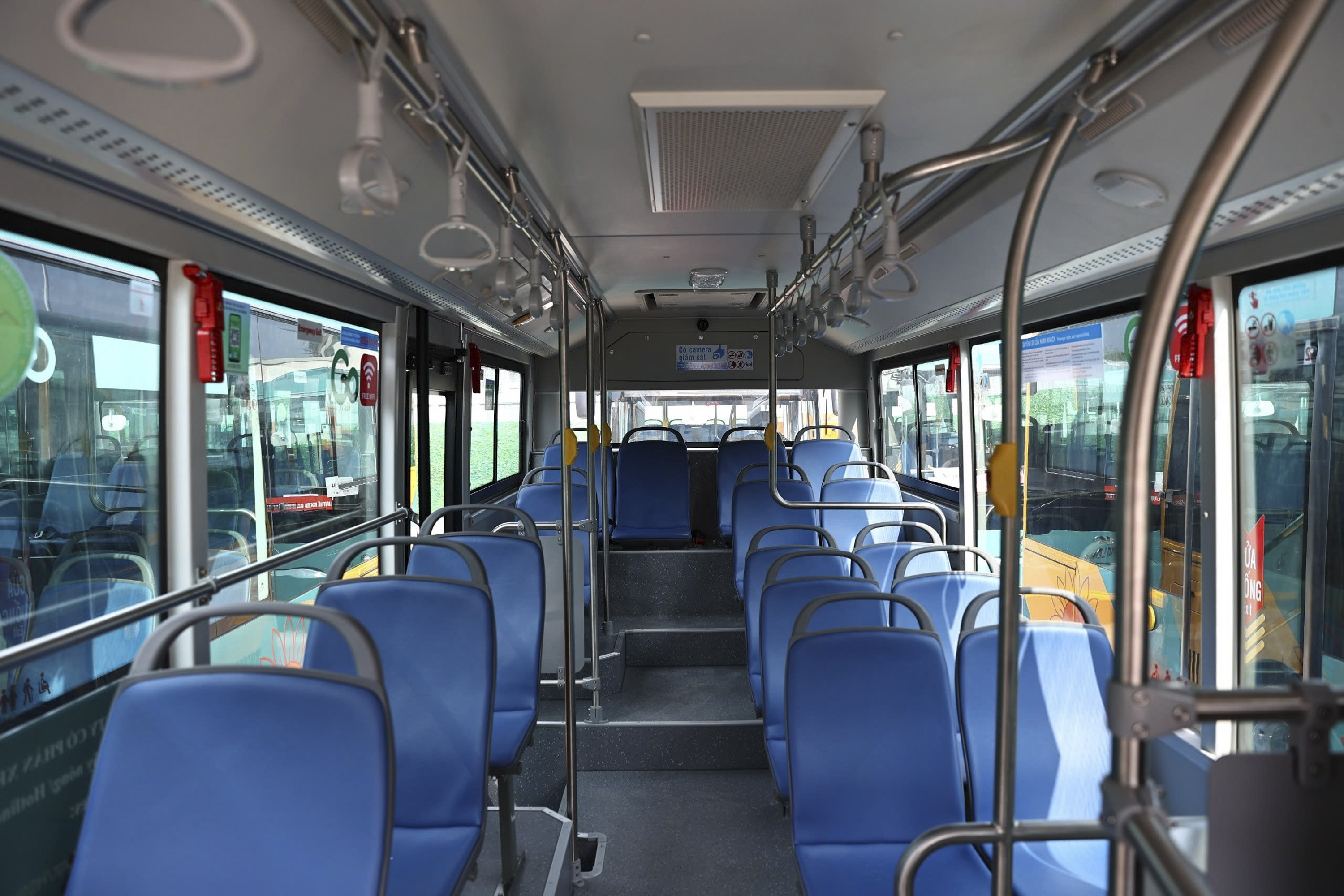 xe buyt dien metro anh 8