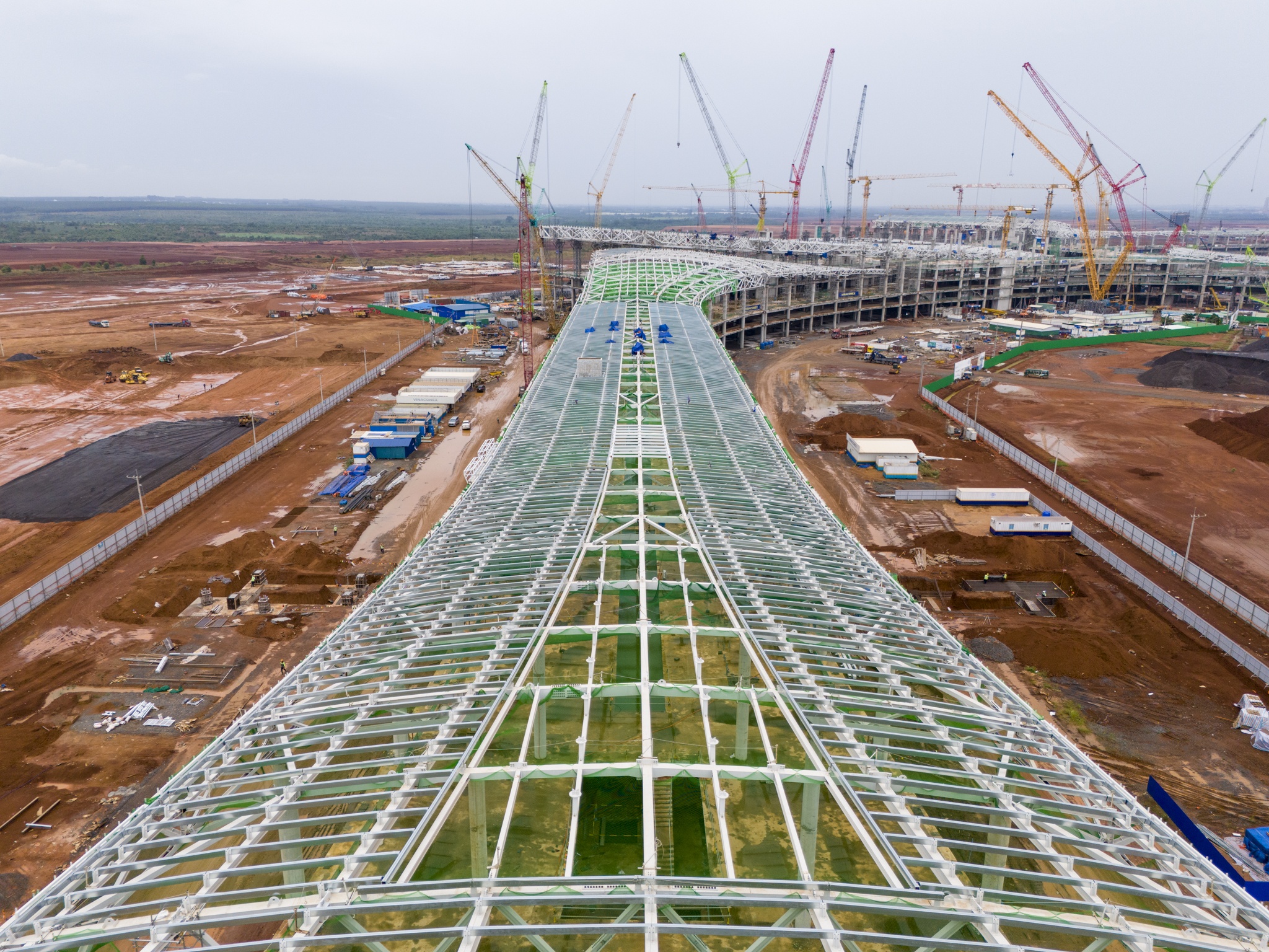 Thi cong tap nap nha ga san bay Long Thanh nhung ngay cuoi nam hinh anh