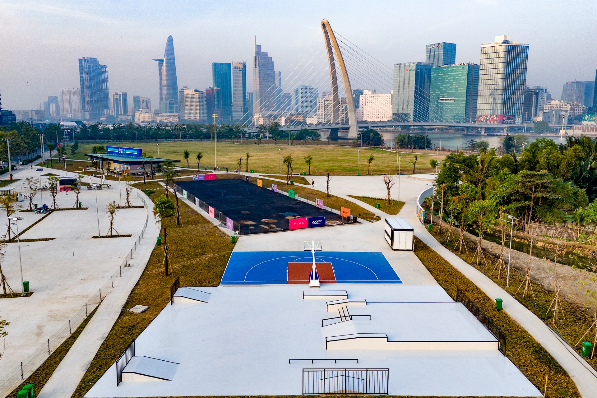 Can canh cong vien 10 ha o Thu Thiem vua di vao hoat dong hinh anh