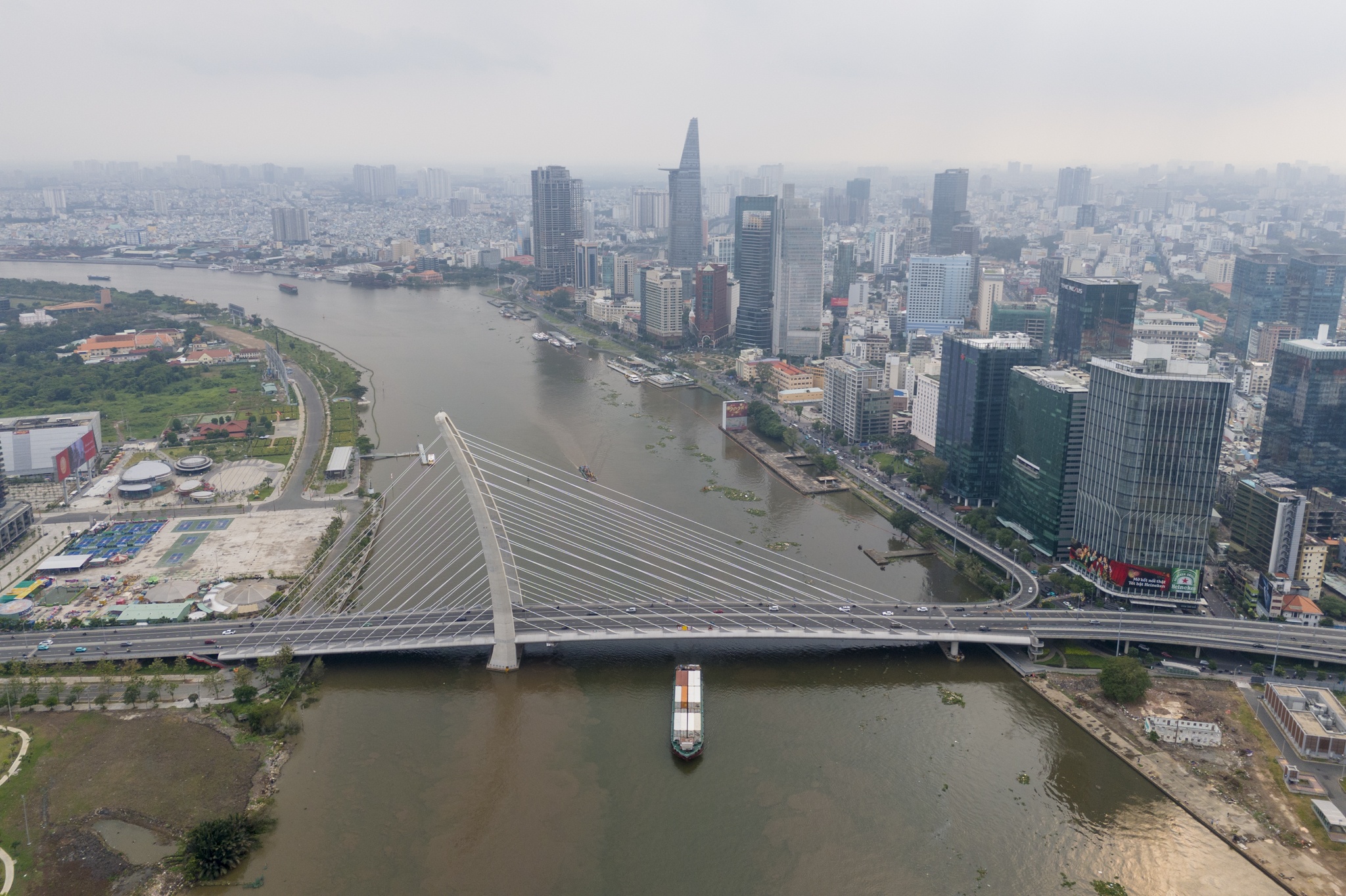 TP.HCM muon mo rong trung tam tai chinh quoc te sang quan 1 hinh anh