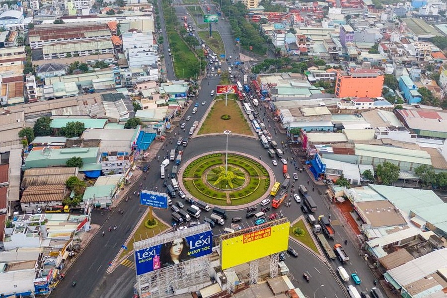 Hien trang hai quoc lo cua ngo TP.HCM sap duoc mo rong len 60 m hinh anh