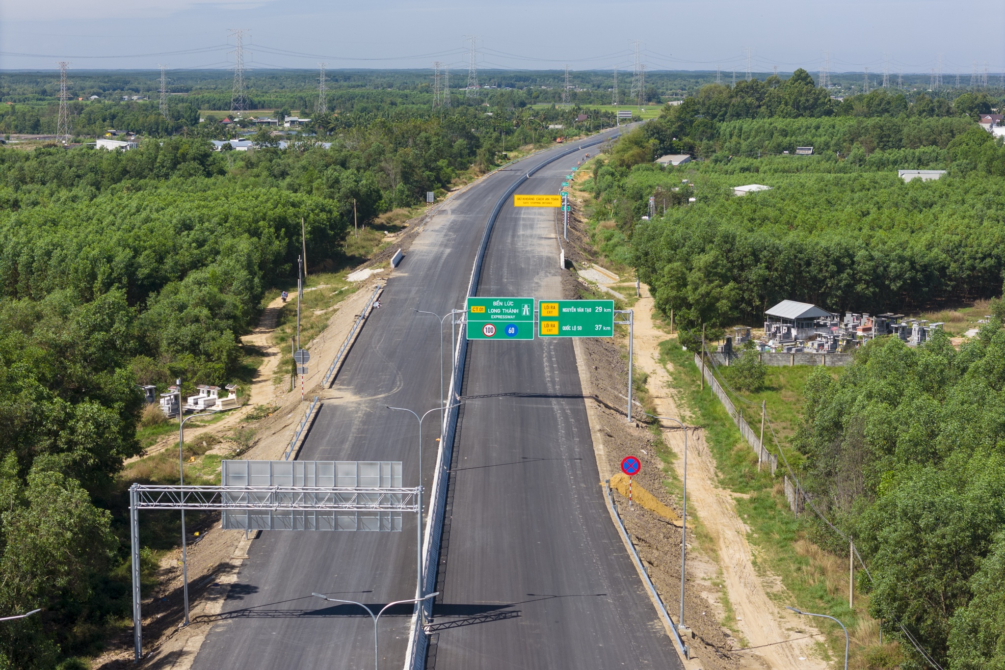 30 km cao toc Ben Luc - Long Thanh thong xe toi nay hinh anh