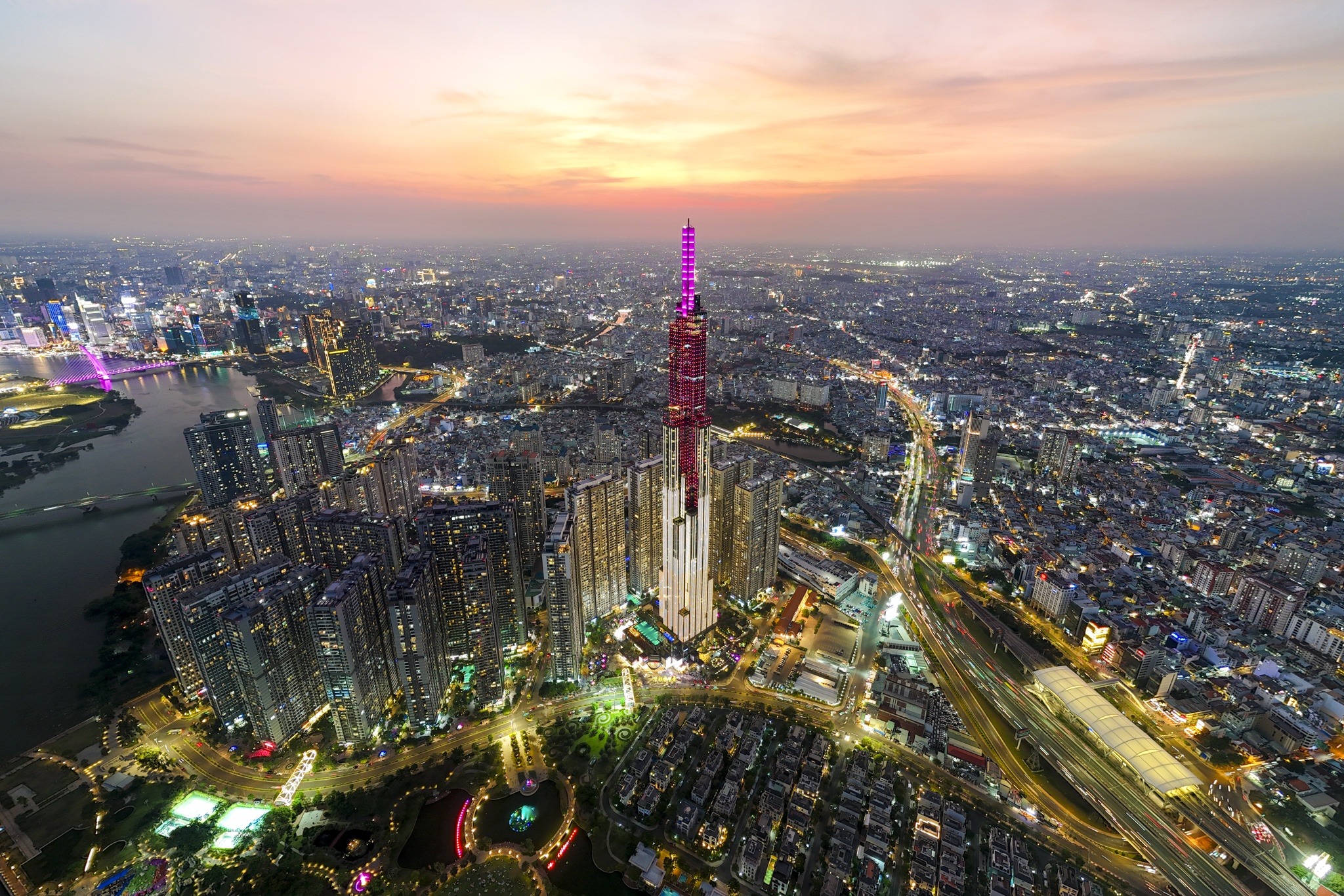 GS Carl Thayer: Viet Nam dang dinh hinh vai tro cuong quoc tam trung hinh anh