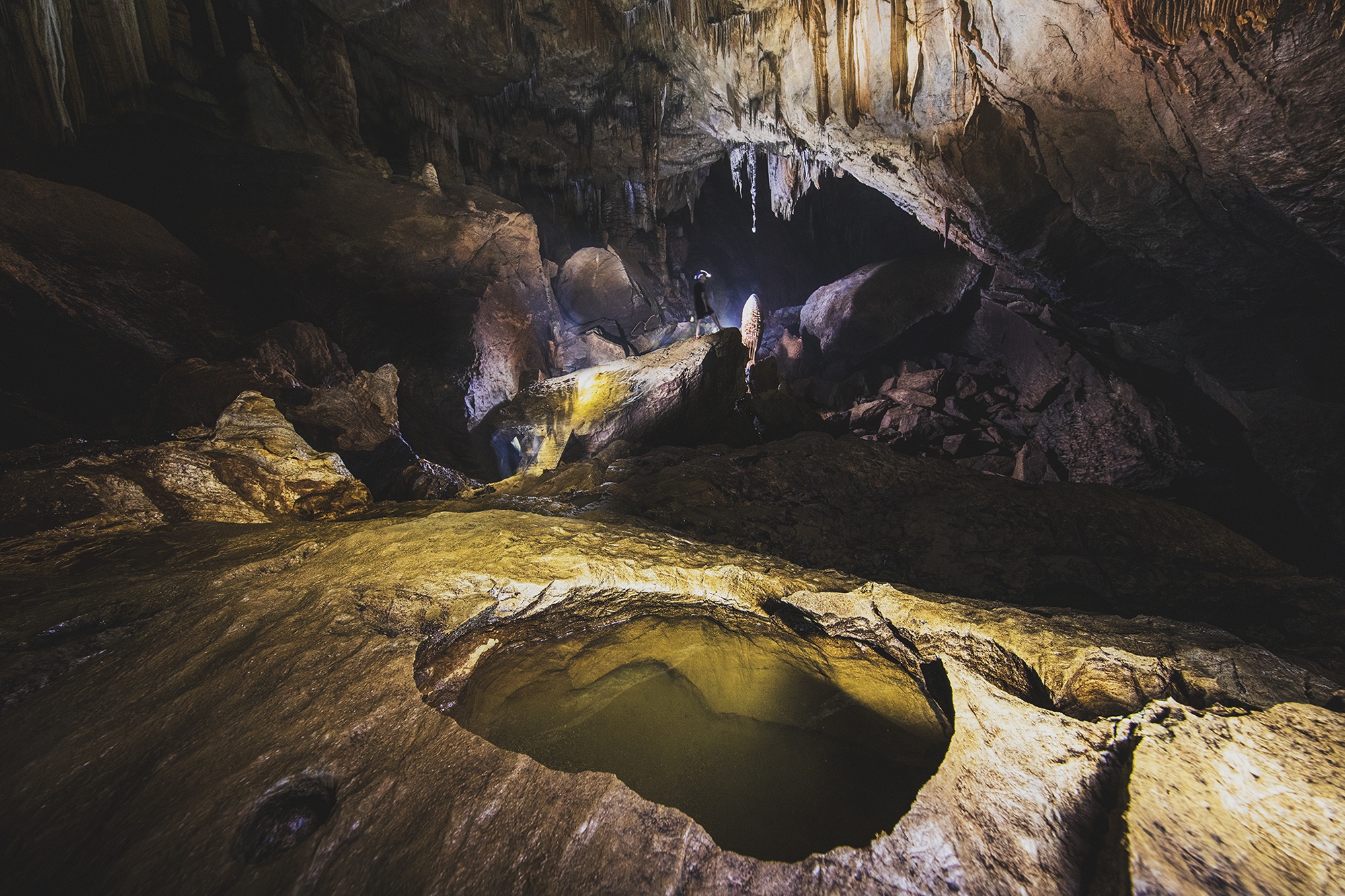 Ben trong 4.500 m long dong Phong Nha hinh anh