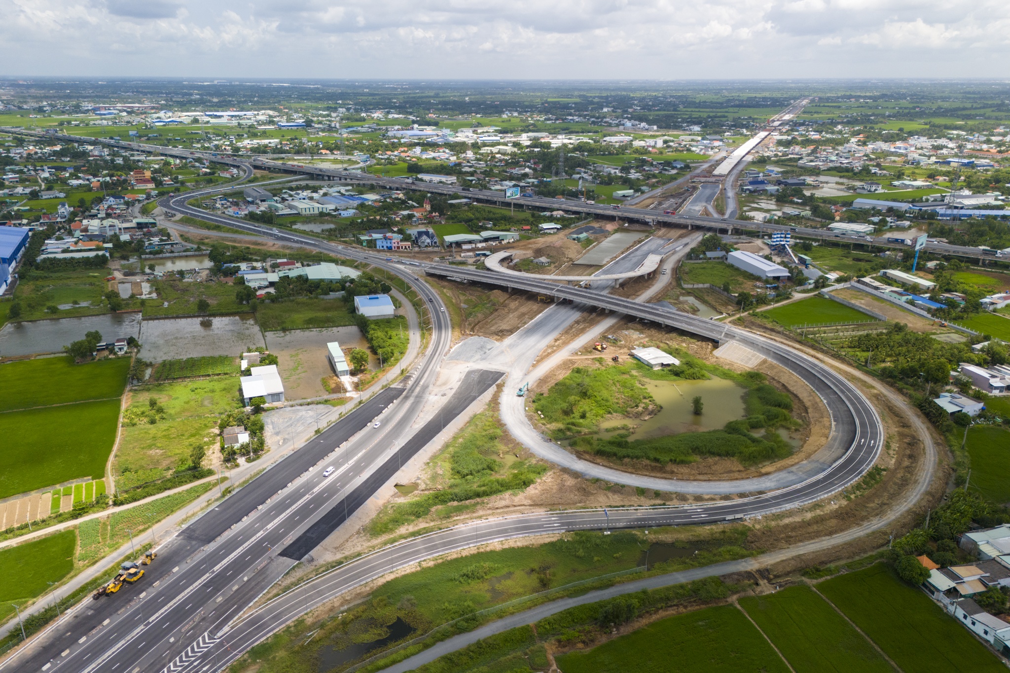 Nut giao noi 3 cao toc 115.000 ty canh TP.HCM sap thong xe ky thuat hinh anh