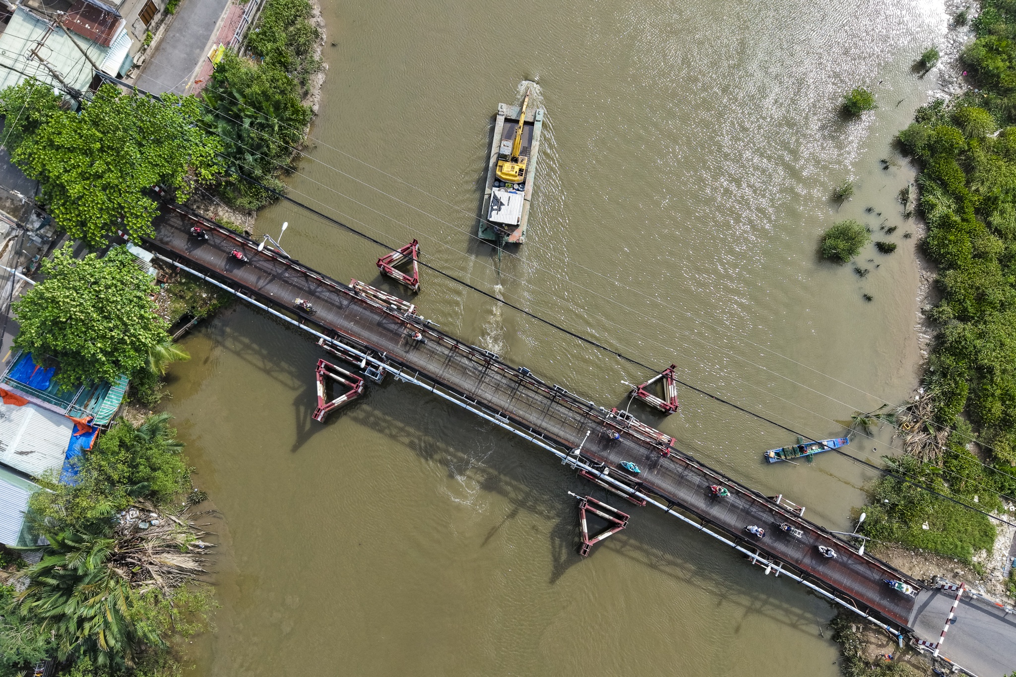 Hai cay cau noi TP.HCM - Tay Ninh sap duoc xay moi hinh anh