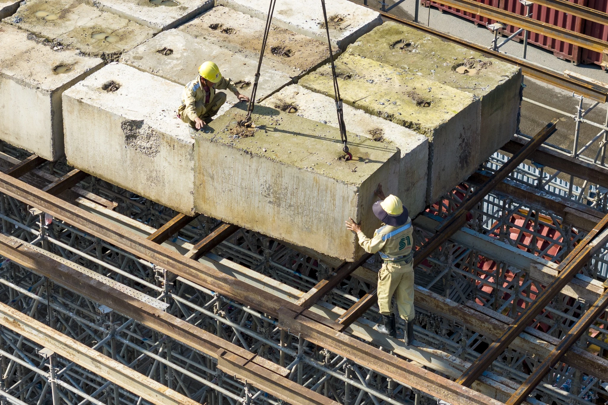 vanh dai 3 tren cao anh 16