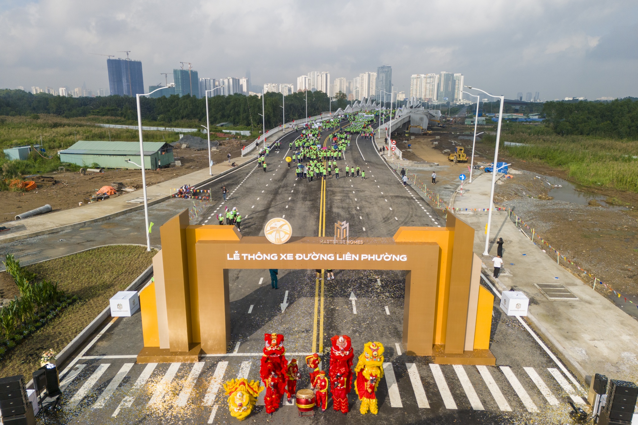 cau lien phuong thong xe anh 1