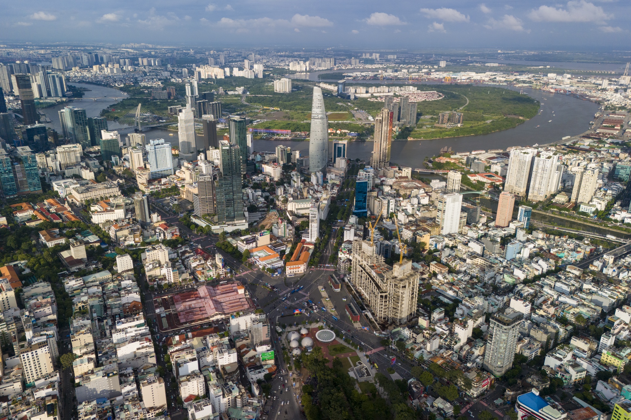 tu giac ben thanh anh 2