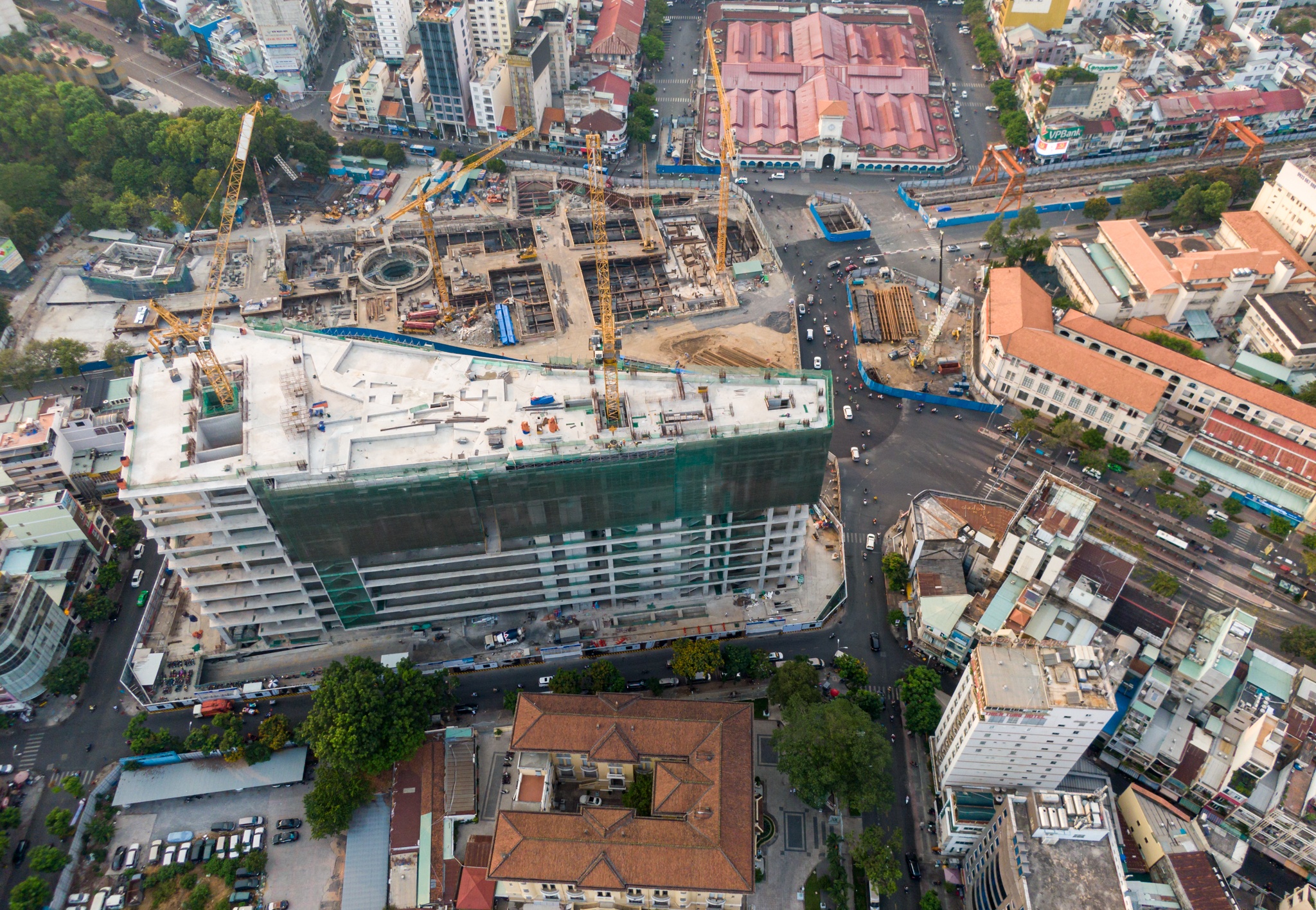 tu giac ben thanh anh 3