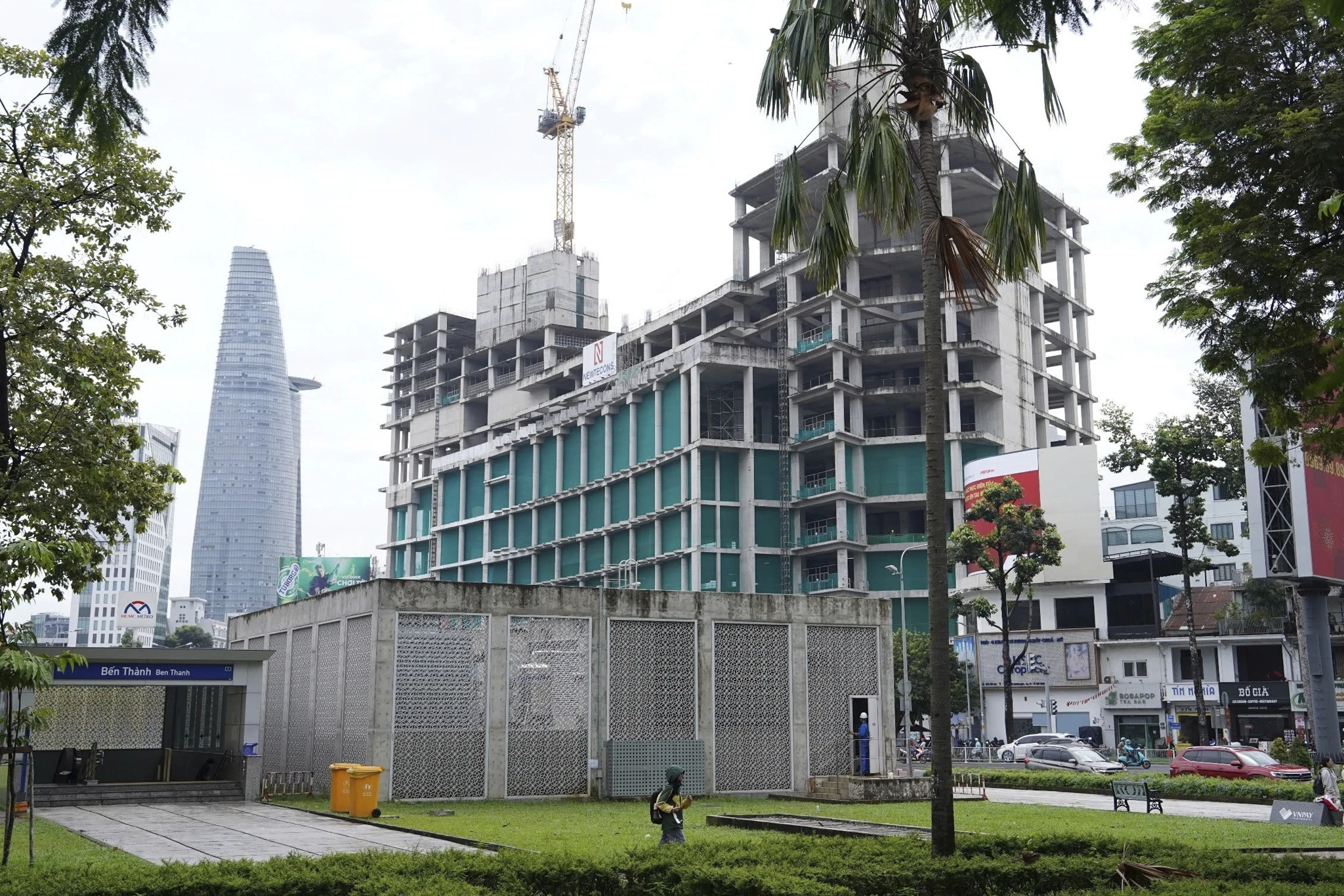 tu giac ben thanh anh 5