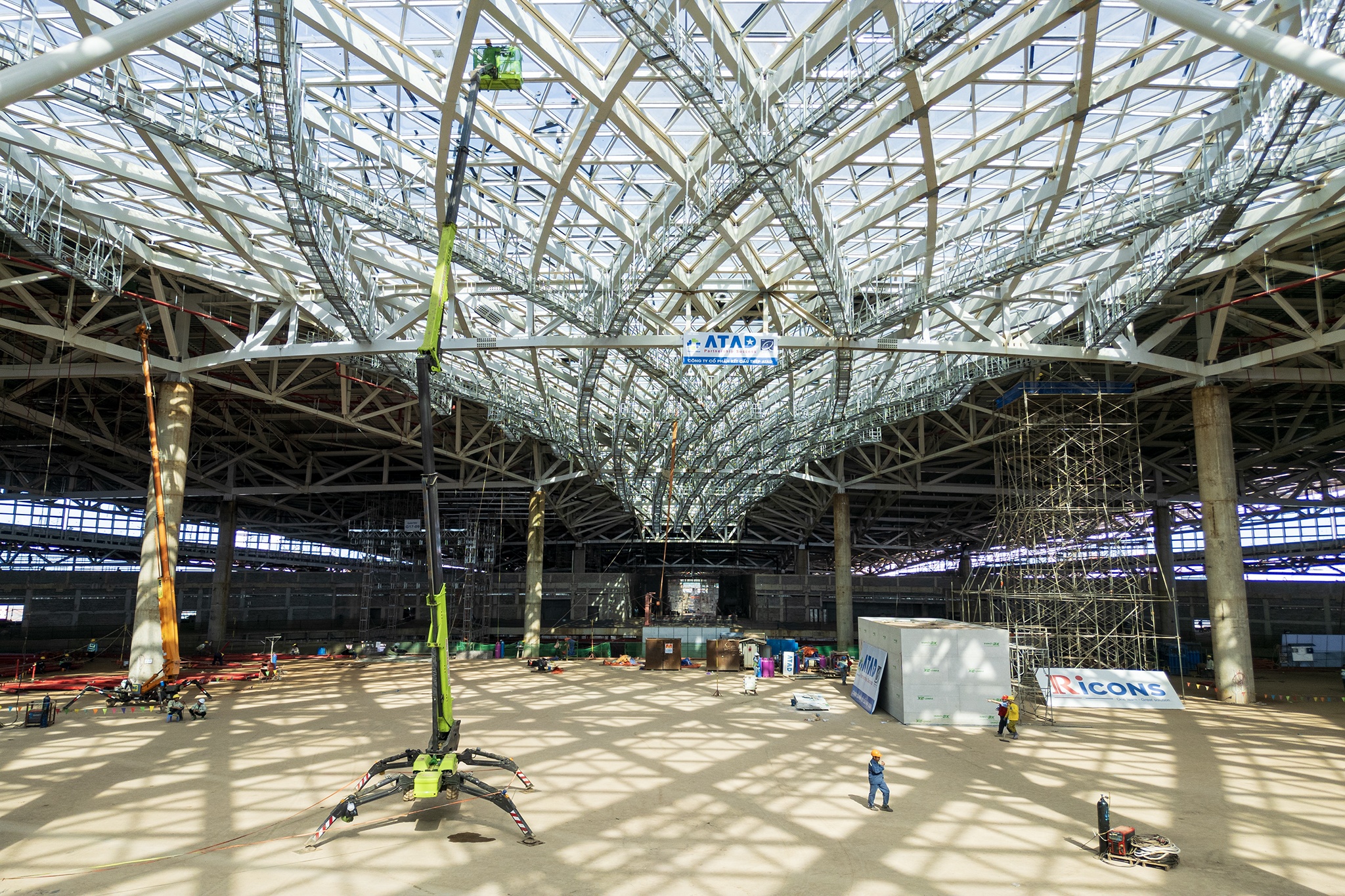 Ben trong nha ga san bay lon nhat Viet Nam truoc ngay khanh thanh hinh anh