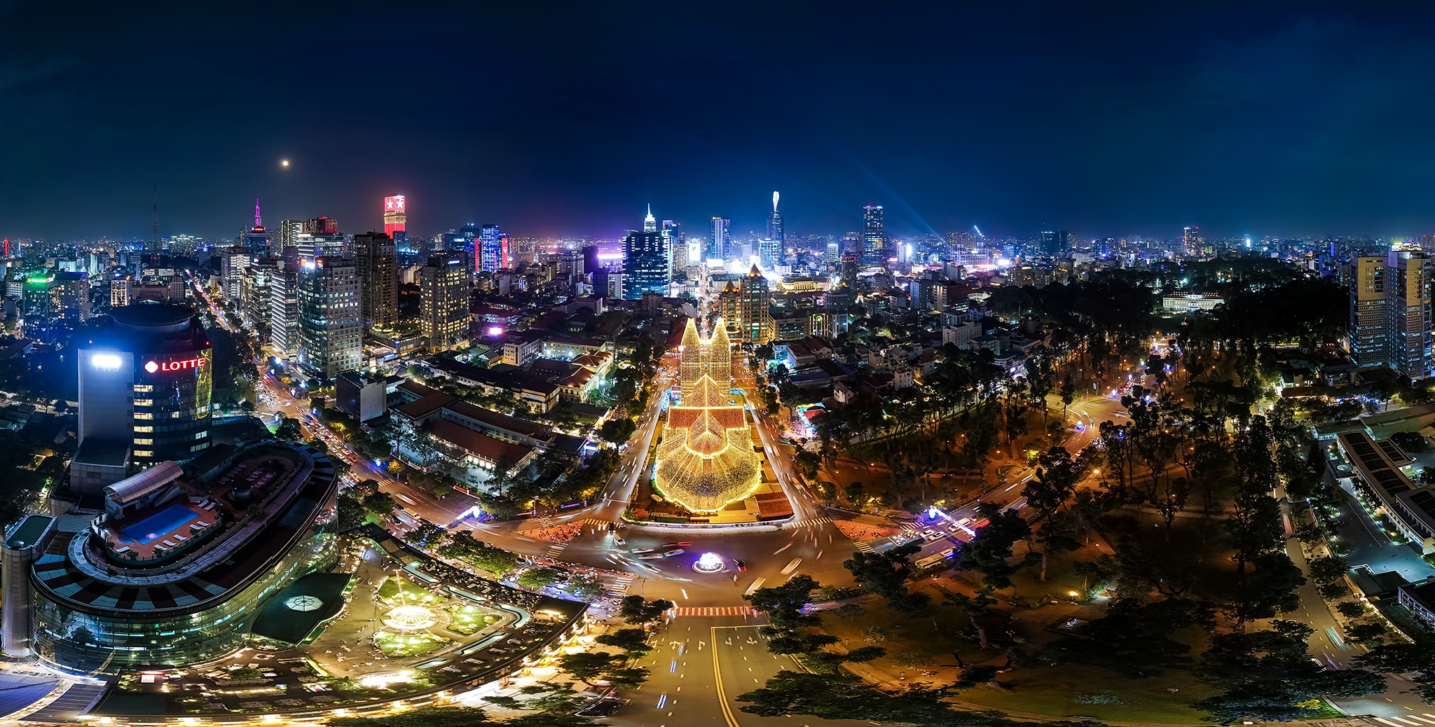 Світлодіодний фото собору Нотр-Дам 1 led nha tho duc ba anh 1