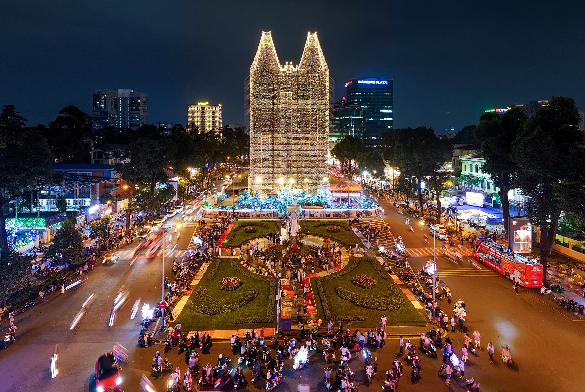 Світлодіодне фото собору Нотр-Дам 13 led nha tho duc ba anh 13