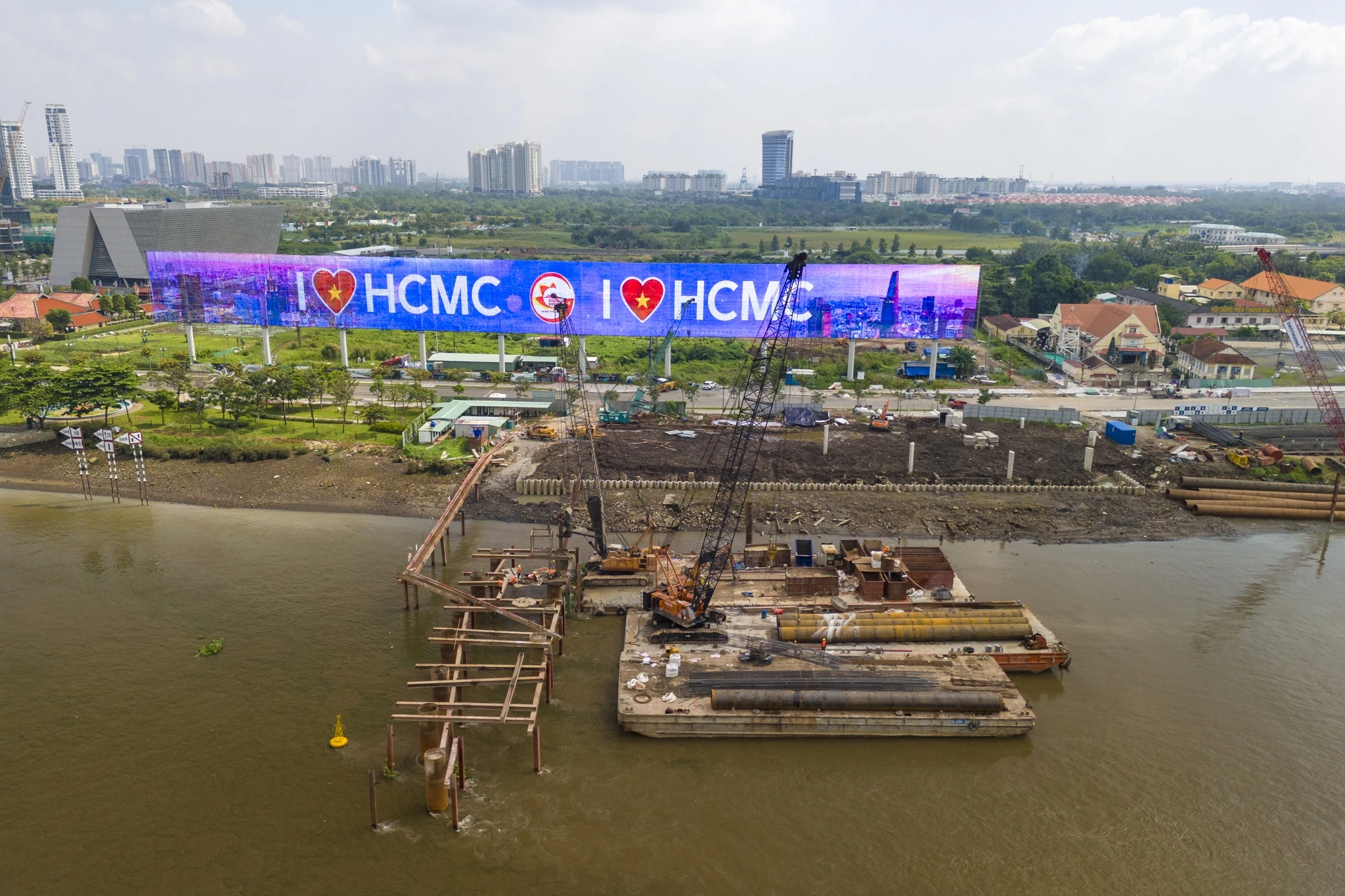 cau di bo sai gon anh 8