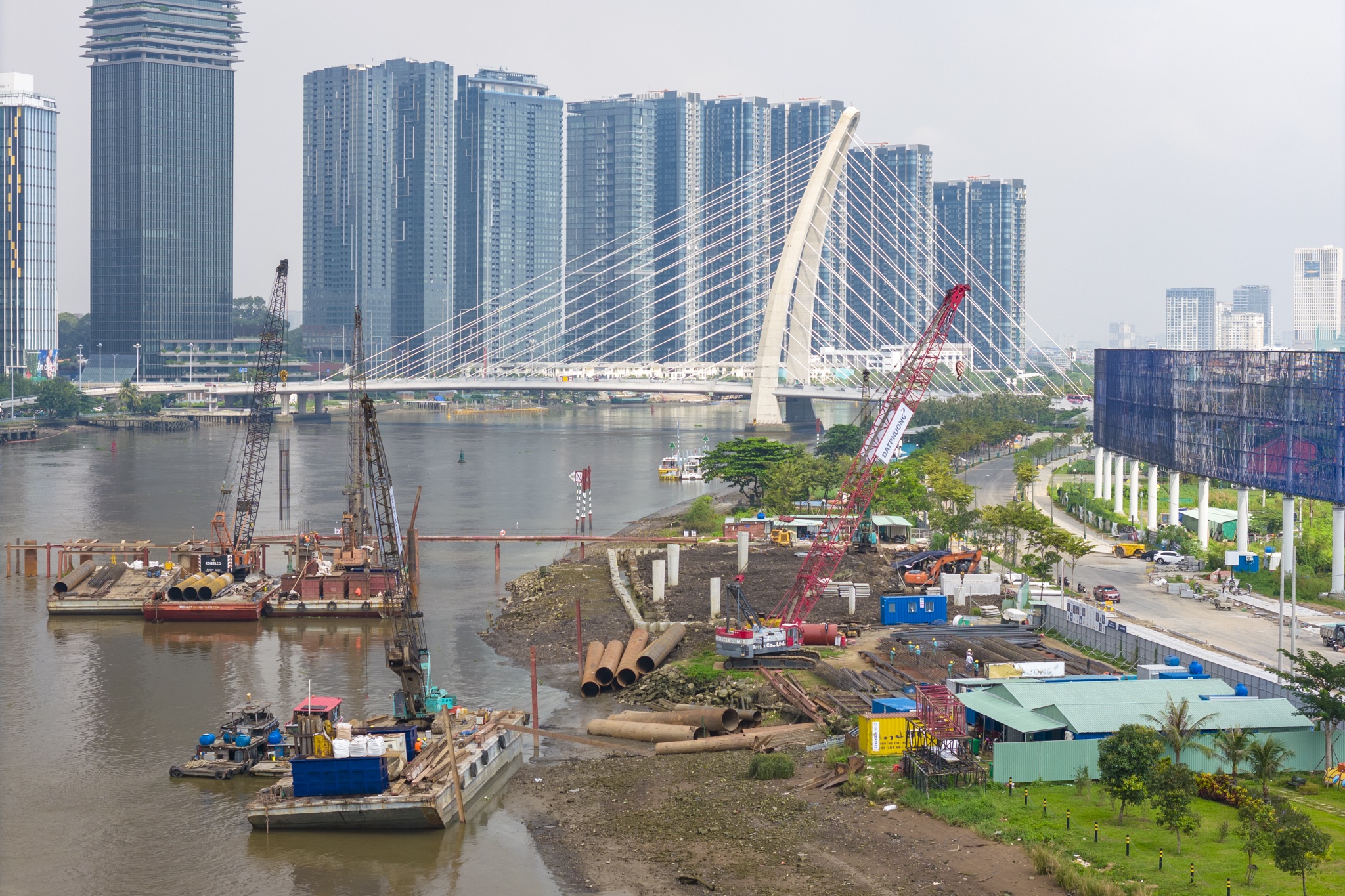 cau di bo sai gon anh 7