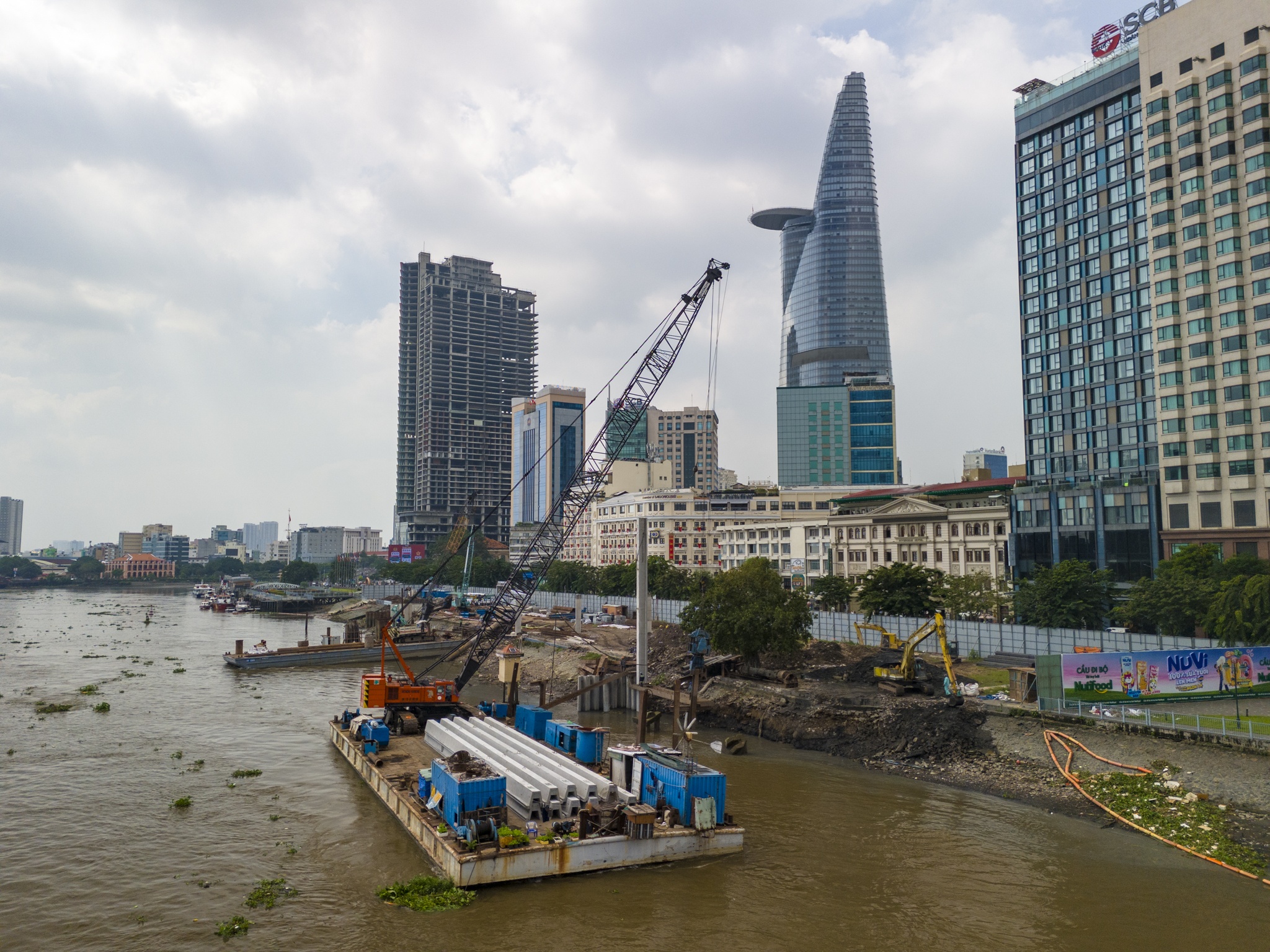 cau di bo sai gon anh 14