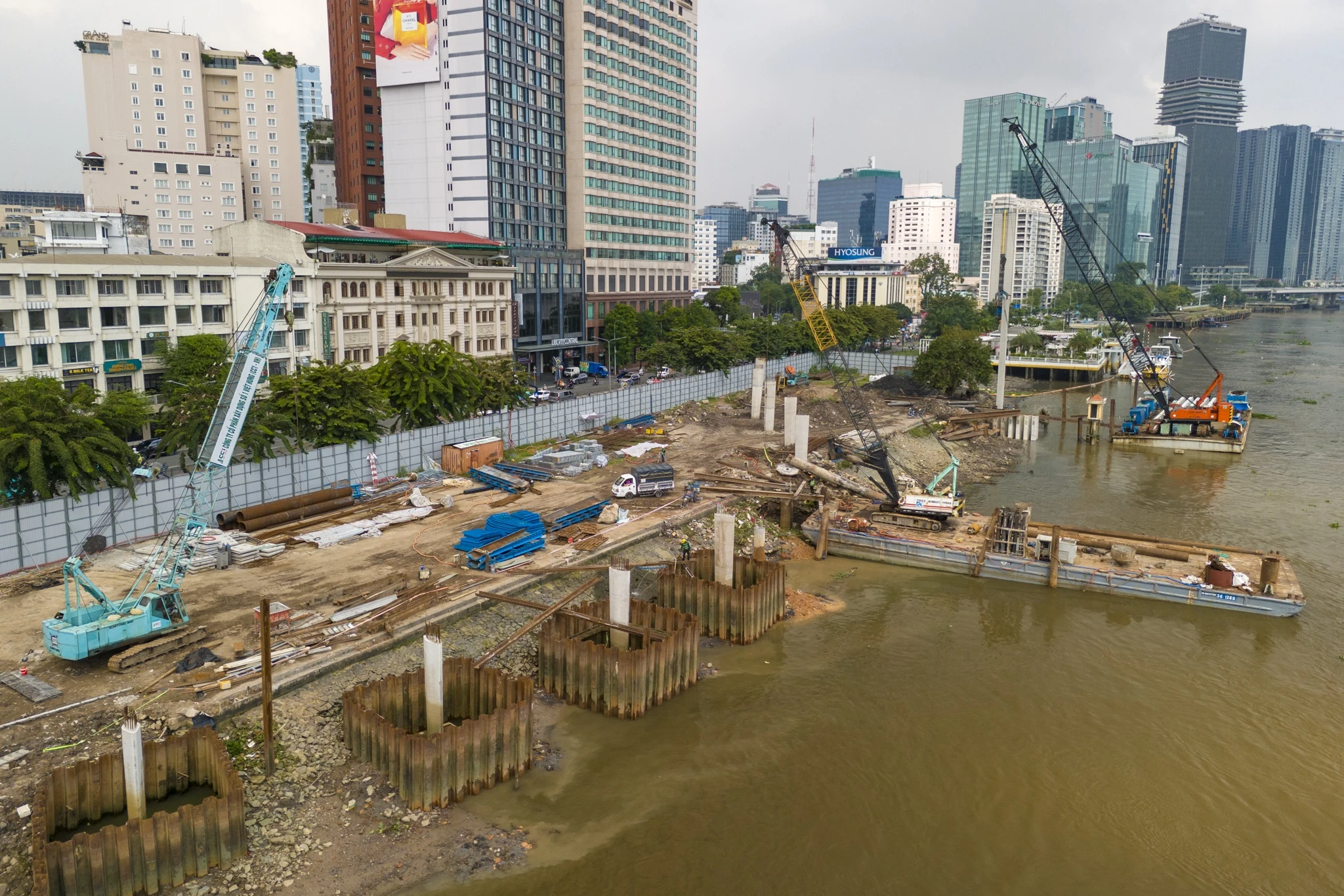 cau di bo sai gon anh 12