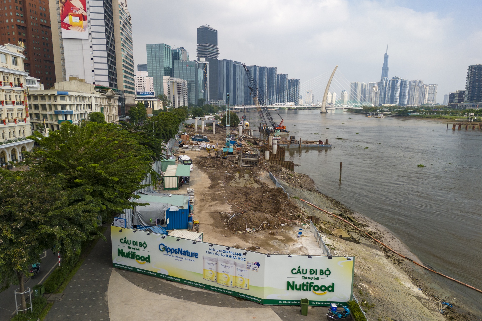 cau di bo sai gon anh 13