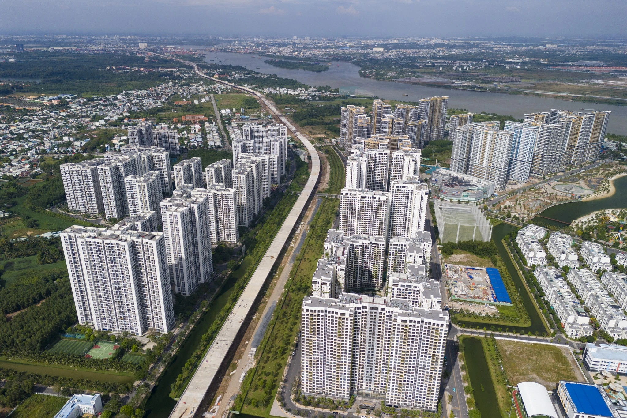 Gan 15 km cau can Vanh dai 3 TP.HCM truoc ngay thong xe ky thuat 19/12 hinh anh